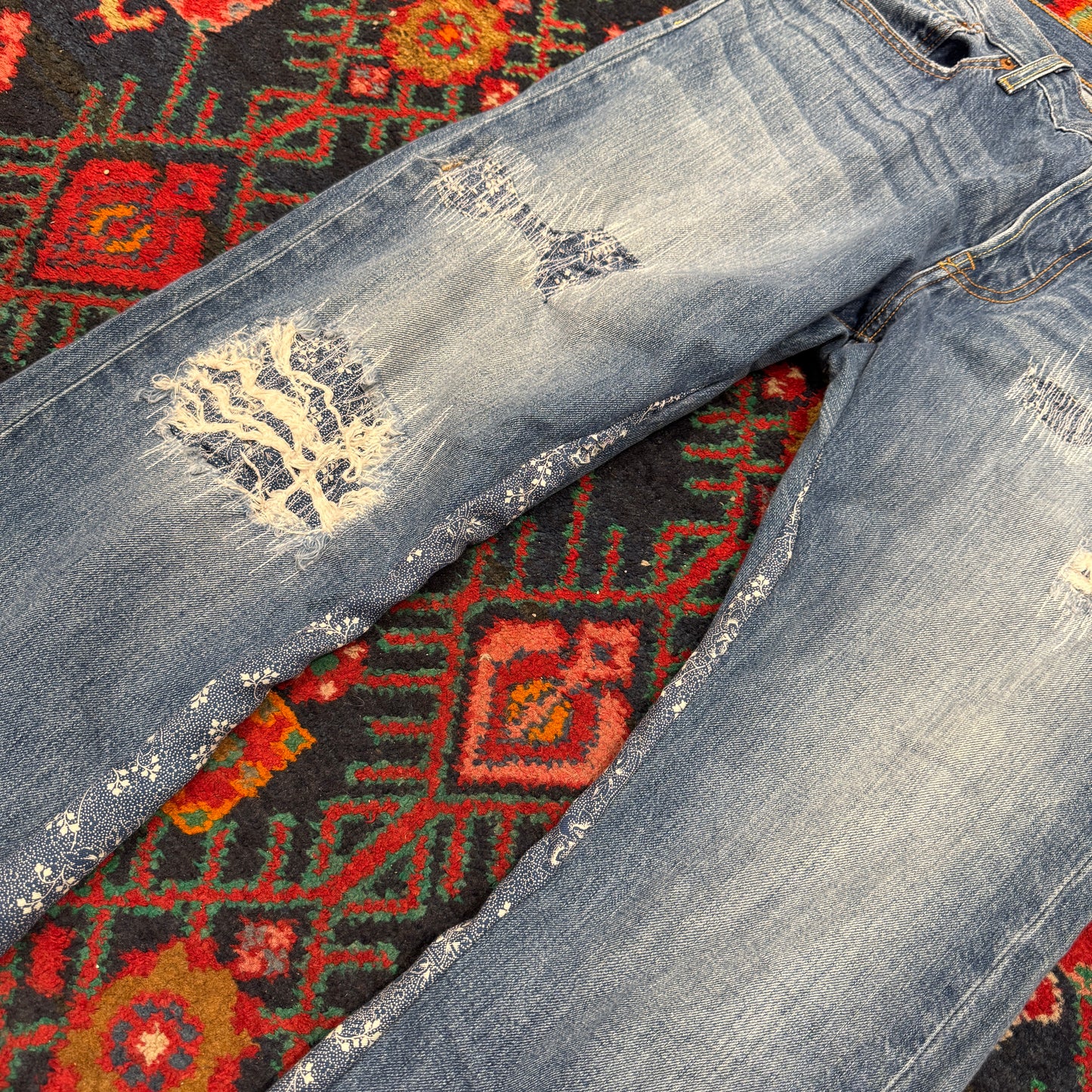 (M-L) RETROAREA REWORKED LEVI'S JEANSHOSE