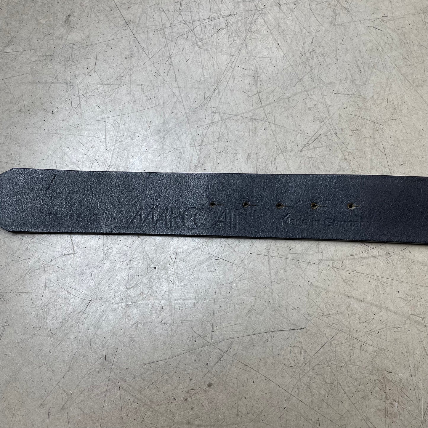 Vintage Marc Cain Cross Ledergürtel Studded schwarz Nietengürtel 110cm