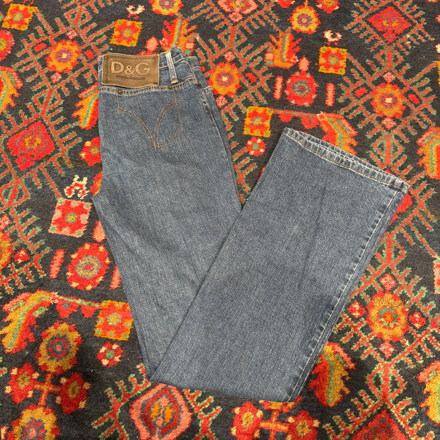 (S-M) RARE D&G FLARED JEANSHOSE