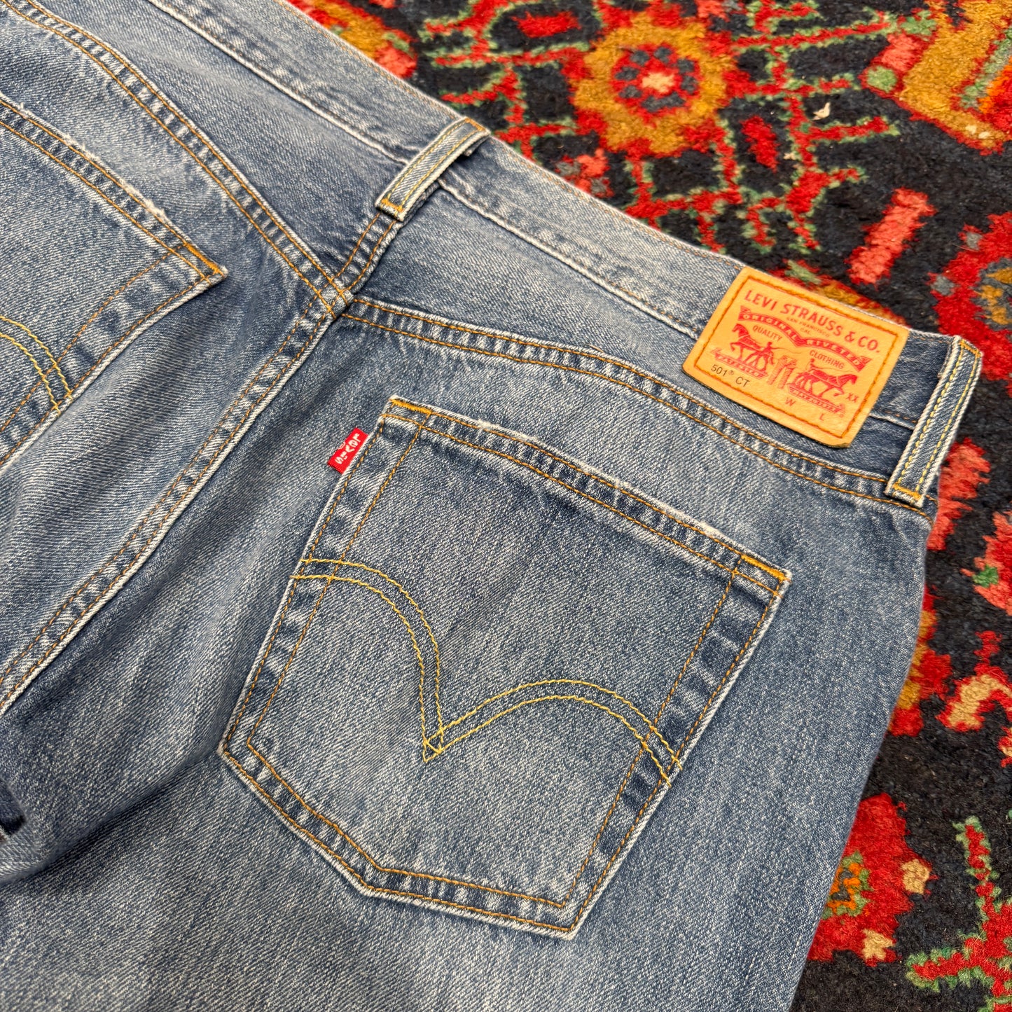 (M-L) RETROAREA REWORKED LEVI'S JEANSHOSE