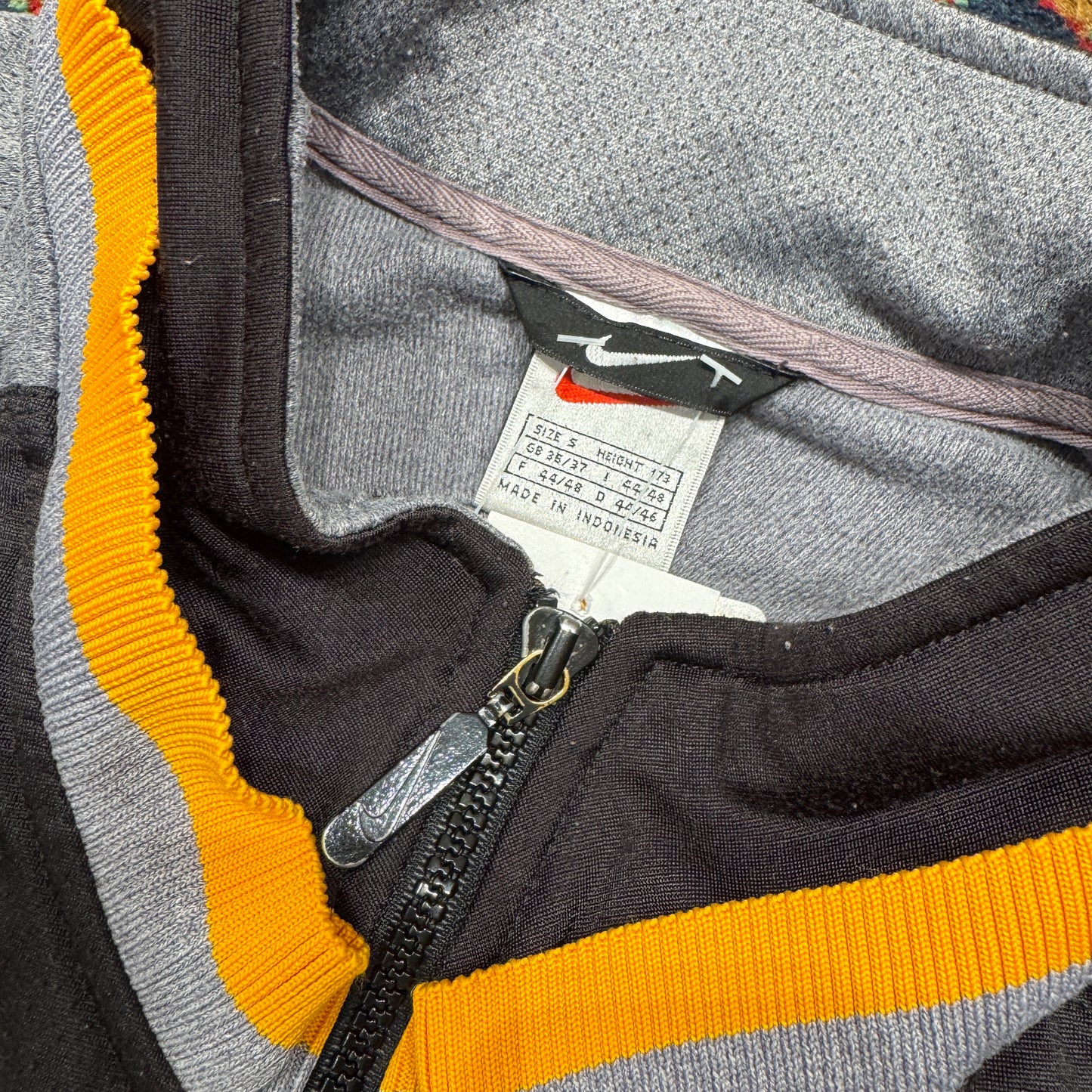 (S) 90S NIKE TRACK JACKET