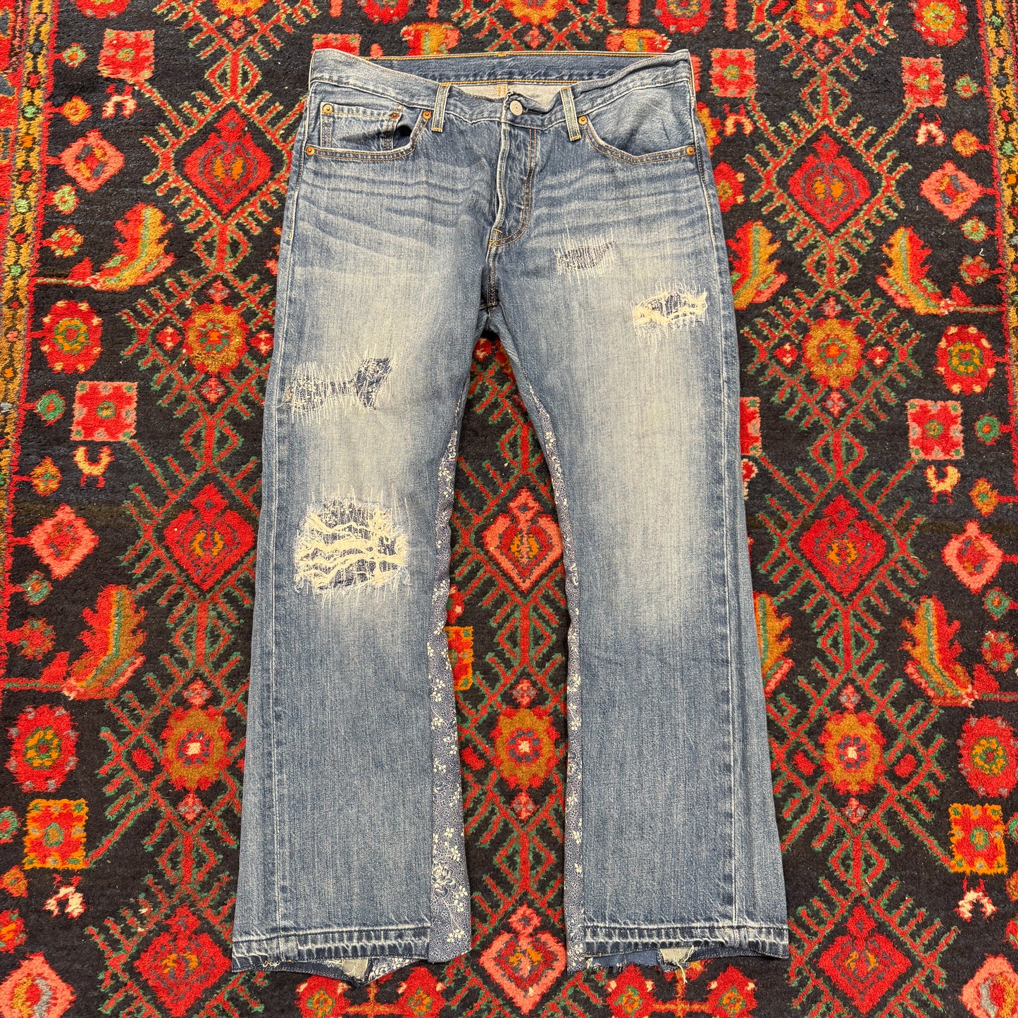 (M-L) RETROAREA REWORKED LEVI'S JEANSHOSE
