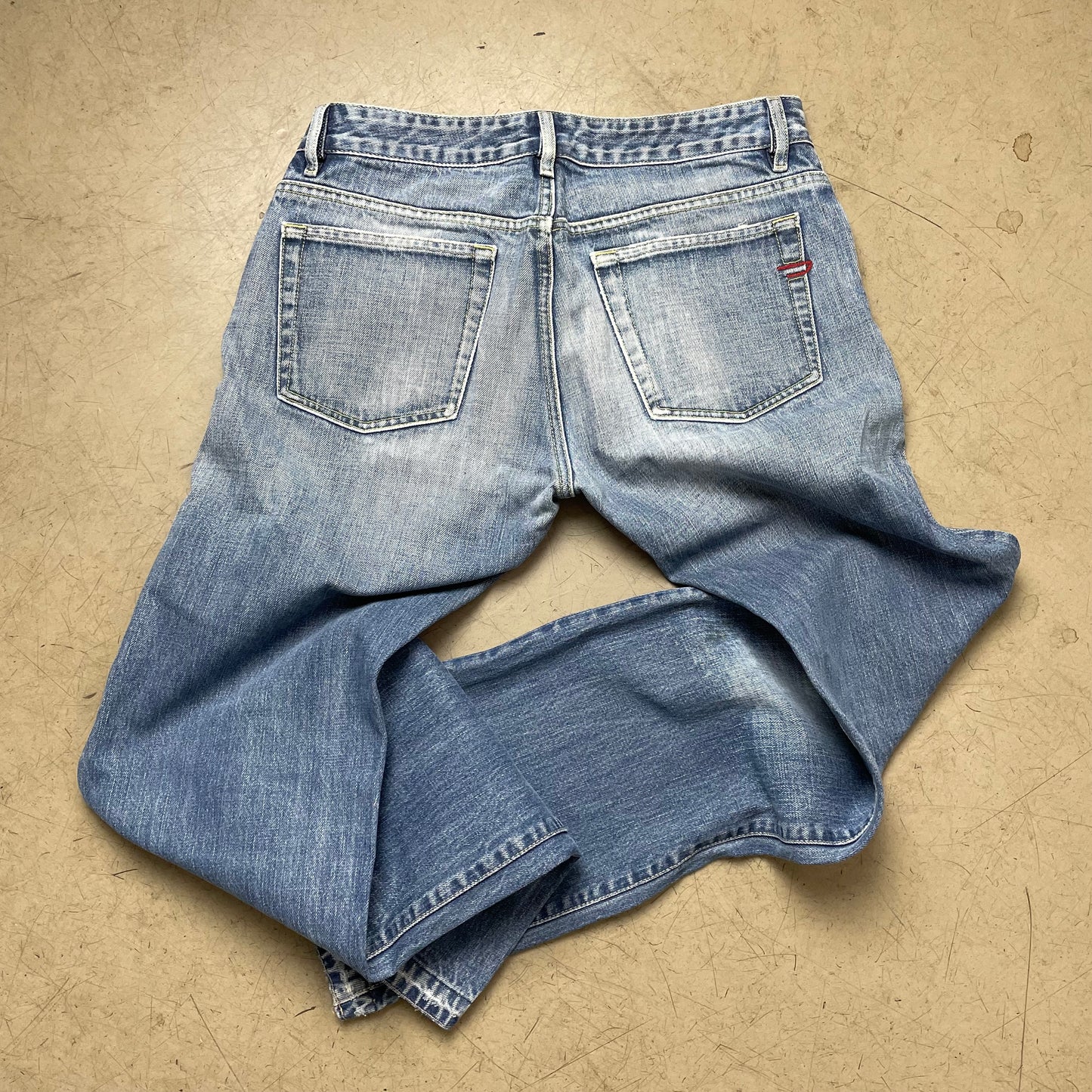 (M) 2000s Diesel Jeanshose faded hellblau W32