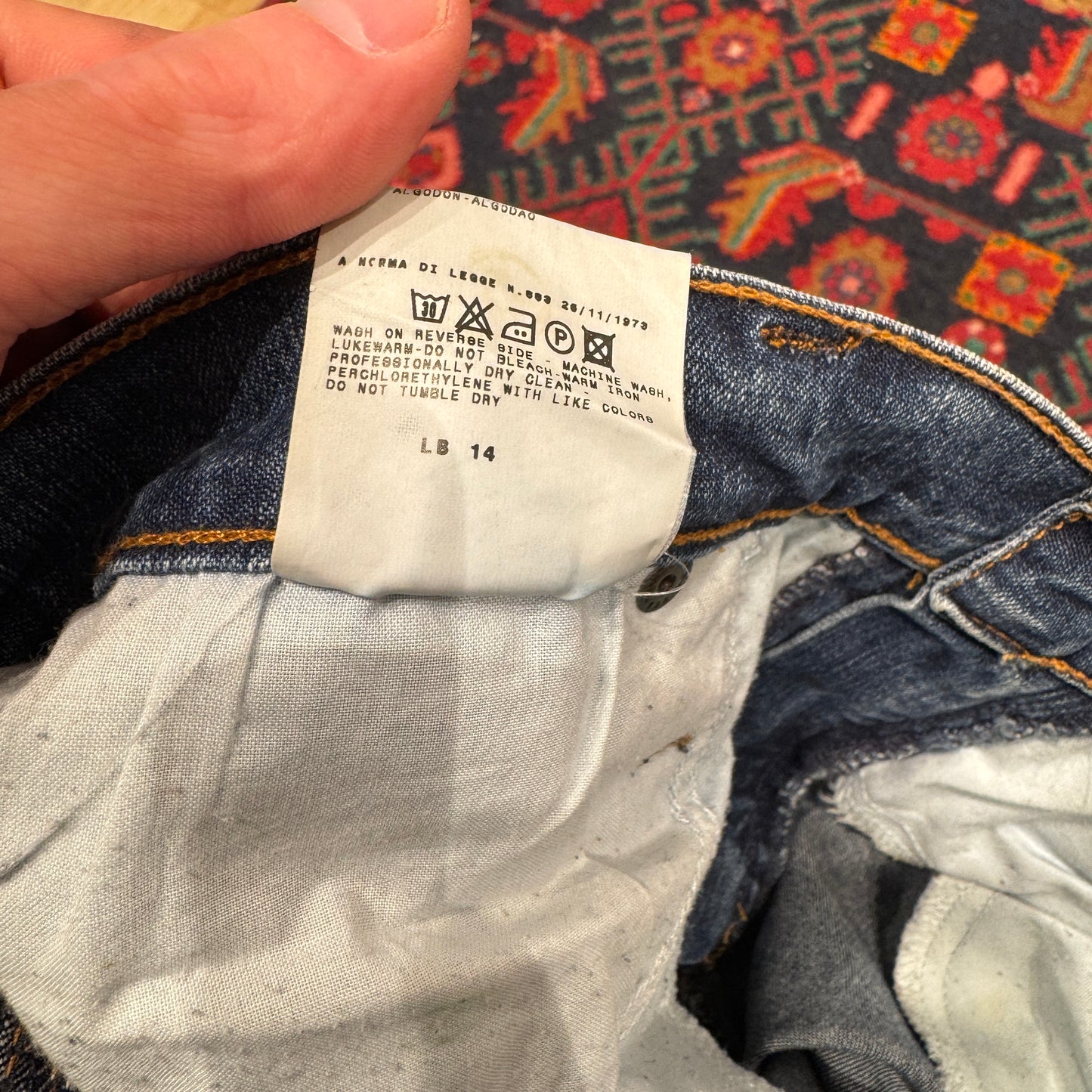 (S-M) RARE D&G FLARED JEANSHOSE