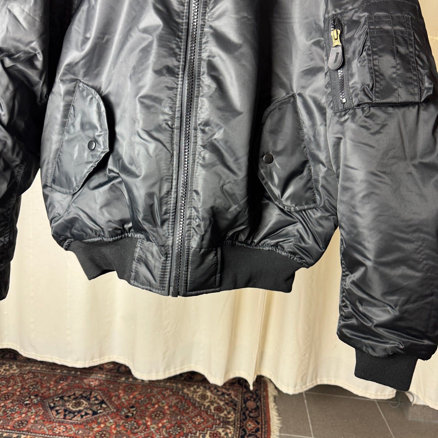 (L) BOMBERJACKE SCHWARZ