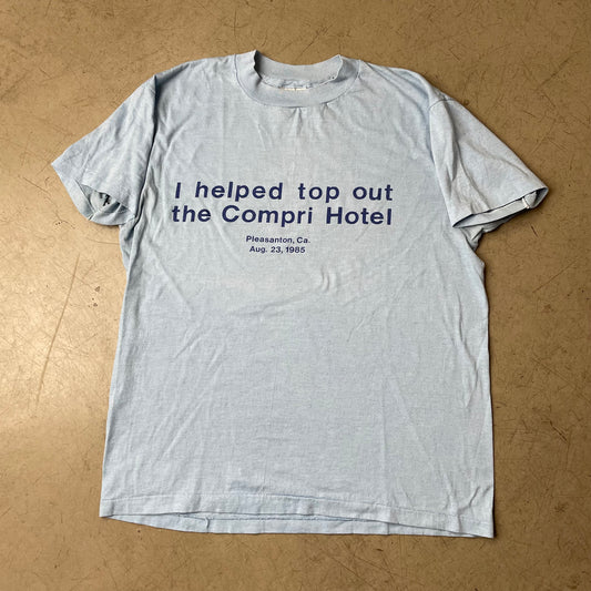 (M-L) 1980s Single Stitch Compri Hotel Souvenir Tshirt hellblau