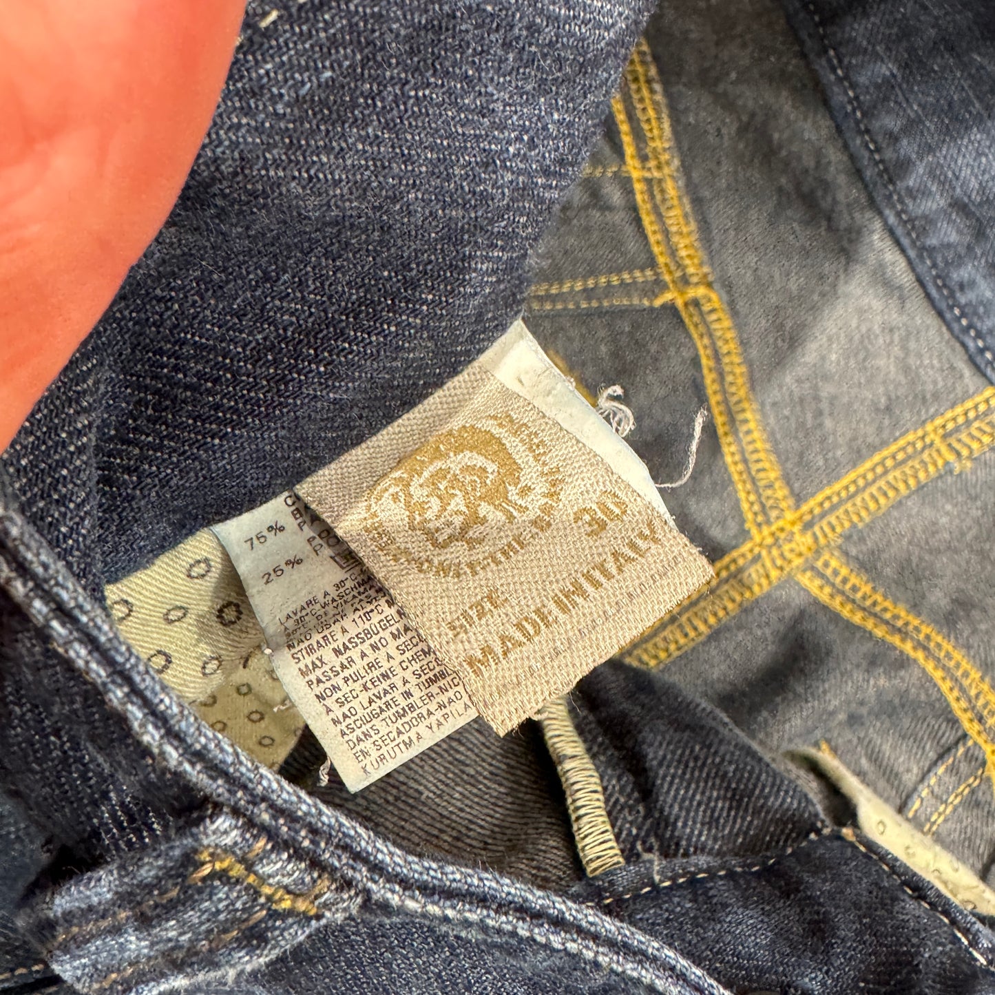 (M) RARE DIESEL FLARED JEANSHOSE