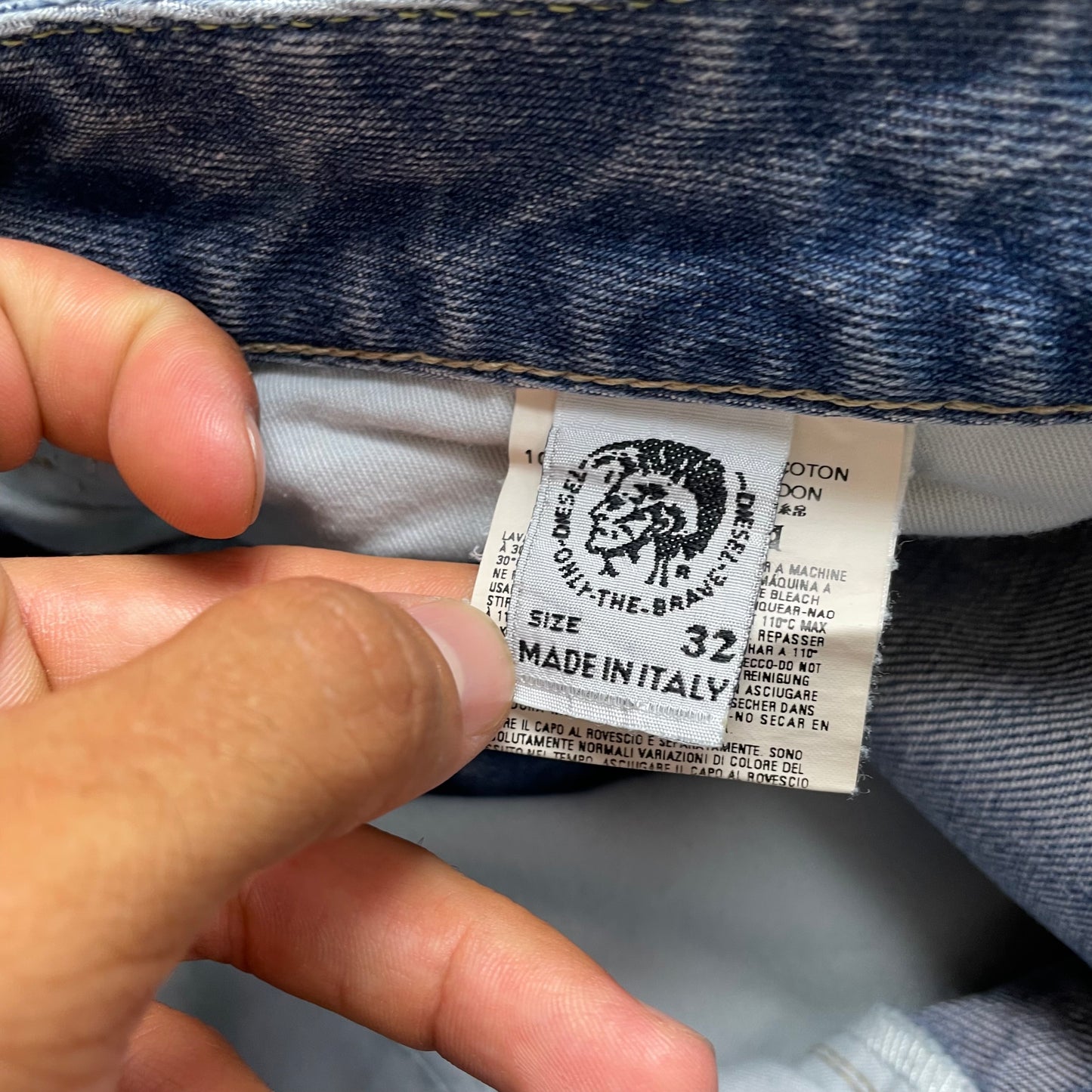 (M) 2000s Diesel Jeanshose faded hellblau W32
