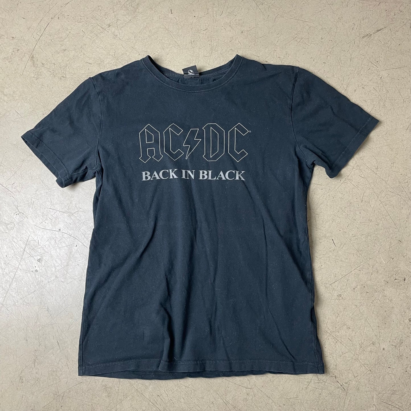 (S) 2020 ACDC Back in Black Band Tshirt schwarz