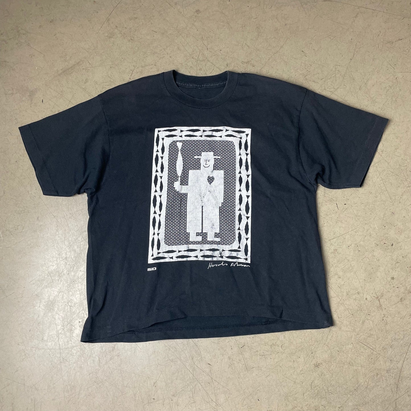 (L) Vintage 1990s Single Stitch Art Print Tshirt „Hercules Fisherman“ Sid schwarz weiß