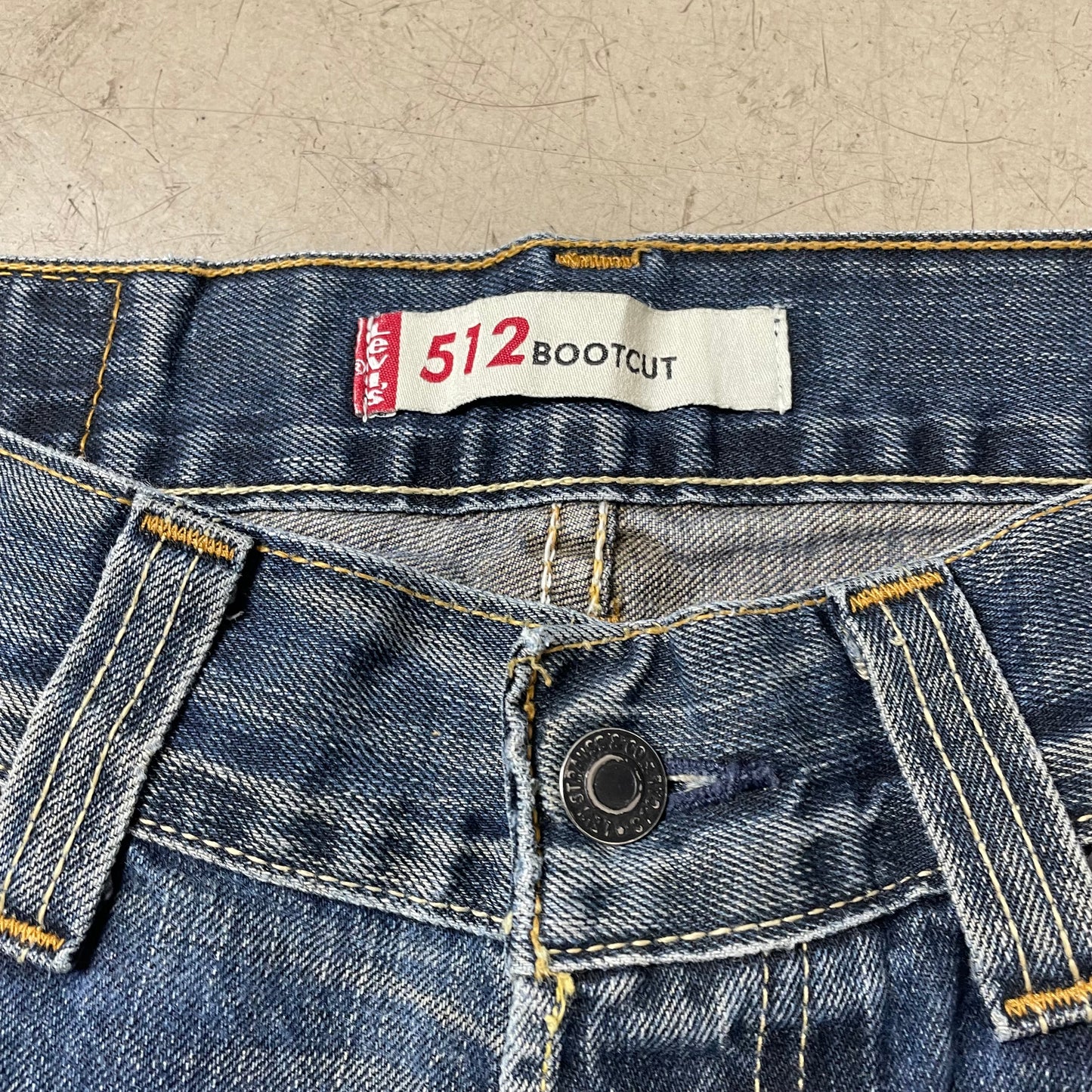 (M) 512 Levi’s Bootcut Jeanshose faded Navy blau W32L34