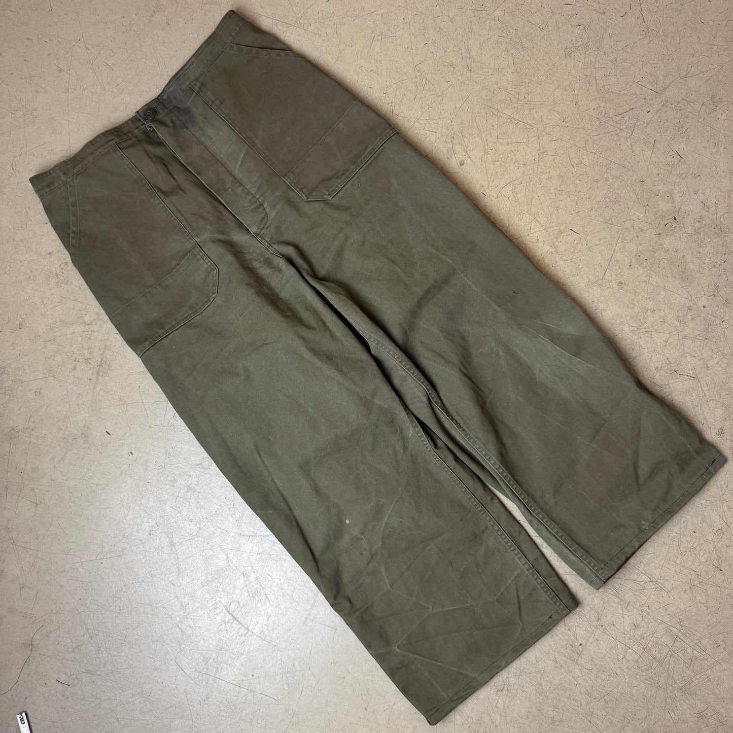 (XL) Repaired Vintage Army Fatigue Pants Olivgrün