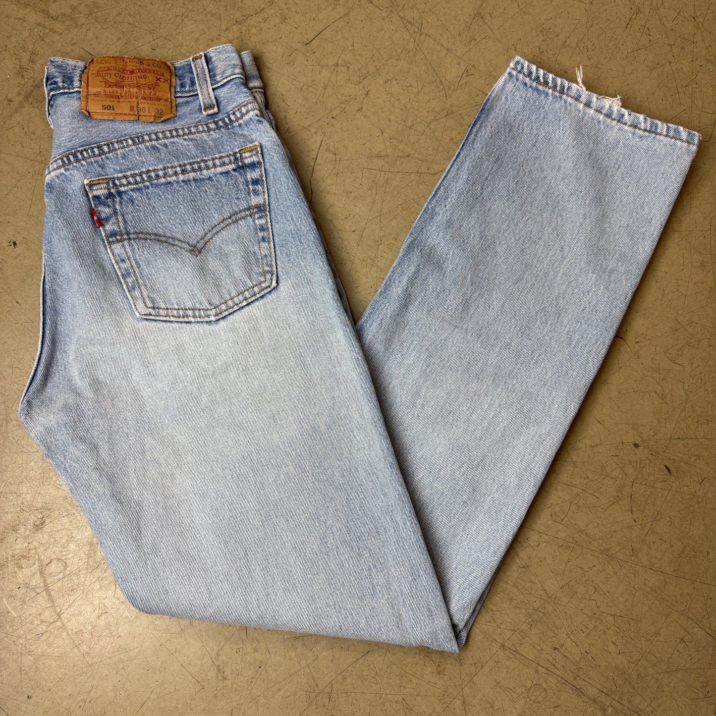 (S) 1990s Wmn Levi’s 501 Jeanshose Hellblau W30/L32