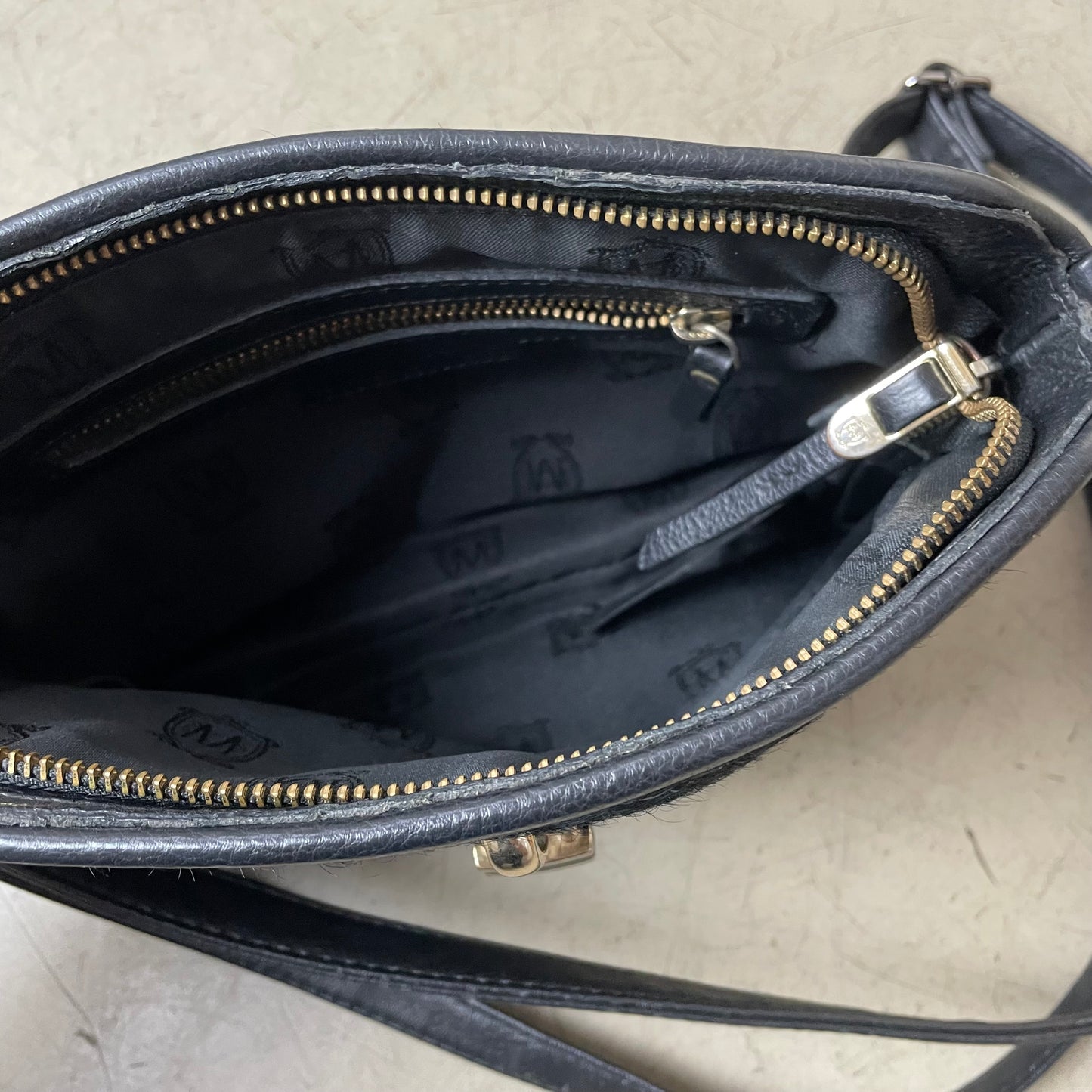 Massimo Dutti Cow Hide Kuhfell Ledertasche schwarz