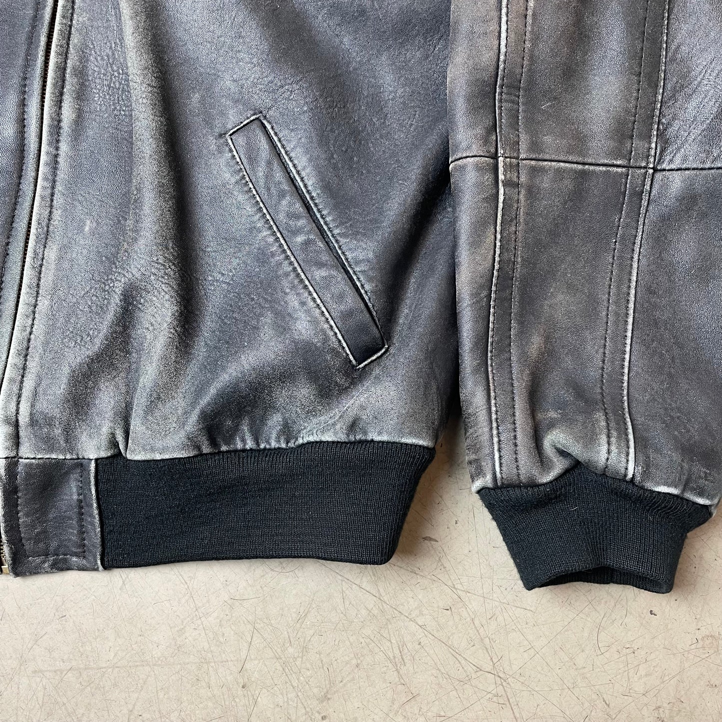 (M) Faded Repaired Vintage Leder Bomberjacke 48