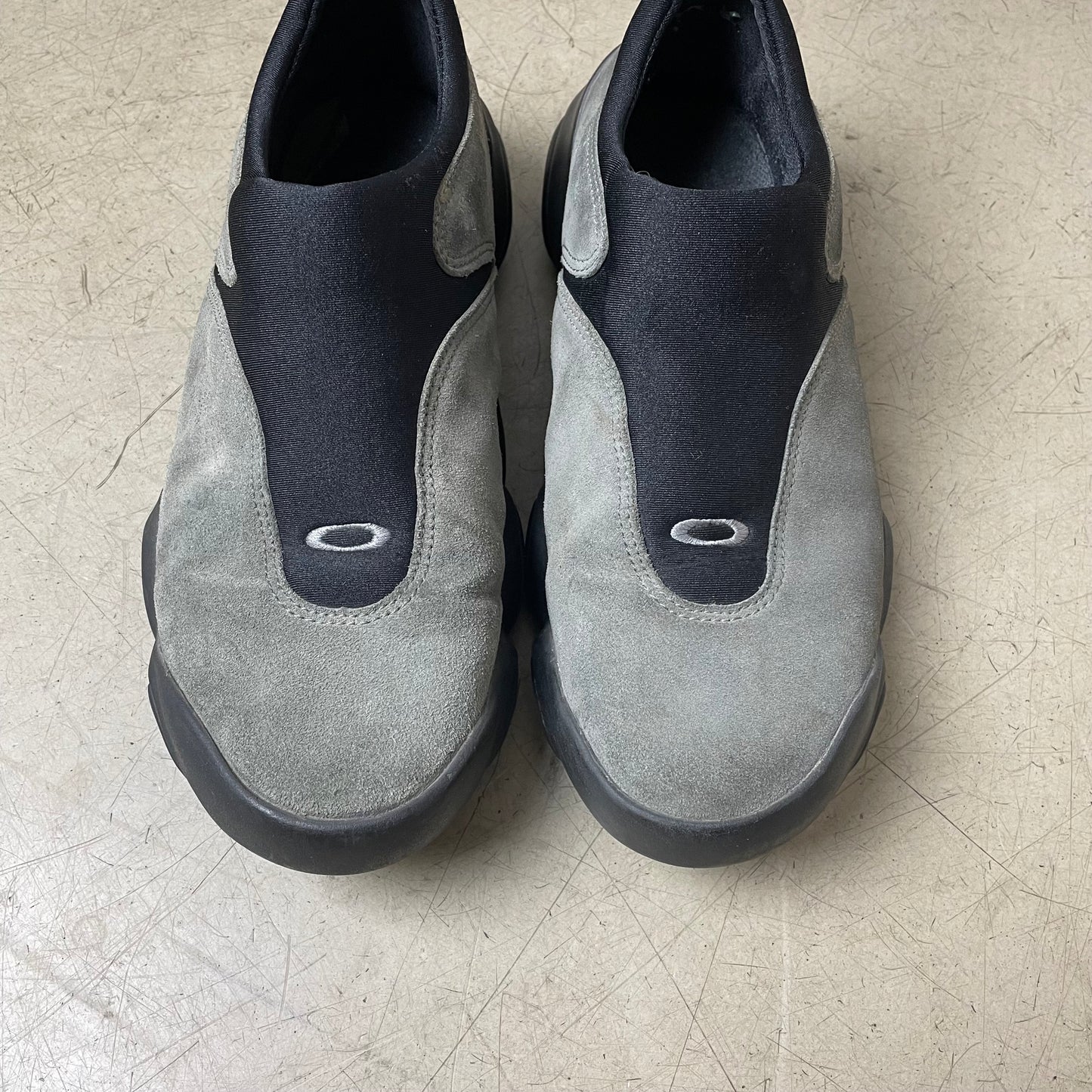 (42,5) Vintage Oakley Factory Team Suede Wildleder Sneaker grau schwarz US9