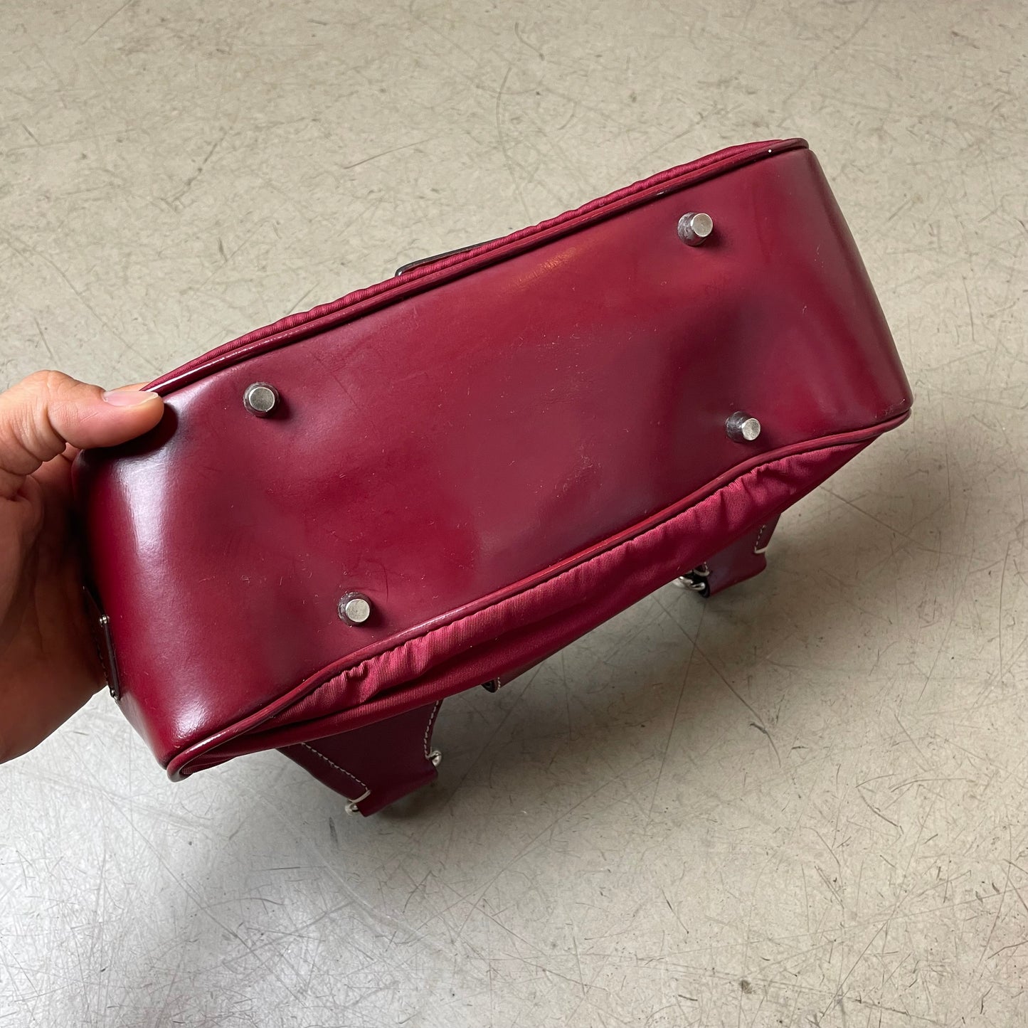 Vintage Prada Halfmoon Buckle Bag rot Nylon Leder