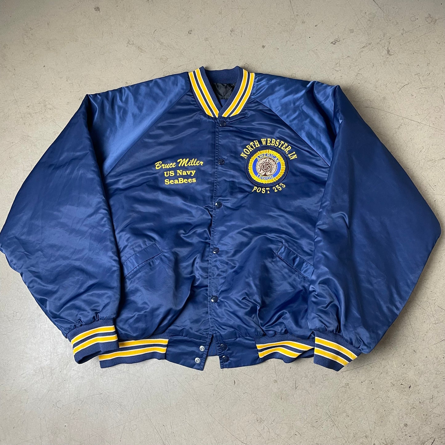 (XL) Vintage US Navy Anerican Legion Satin Bomberjacke blau gelb King Louie