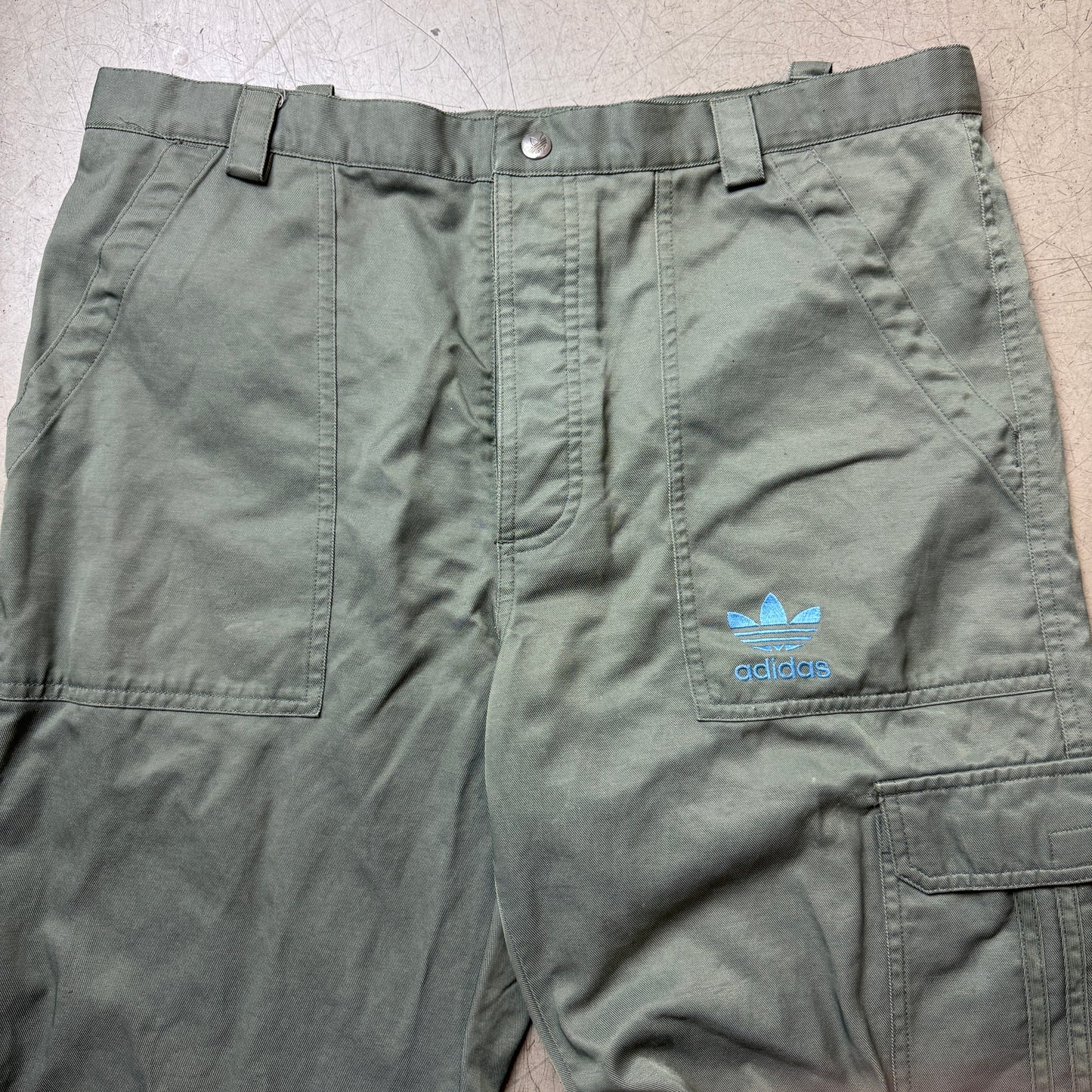 (L) Vintage Adidas Front Pocket Cargo Pants olivgrün