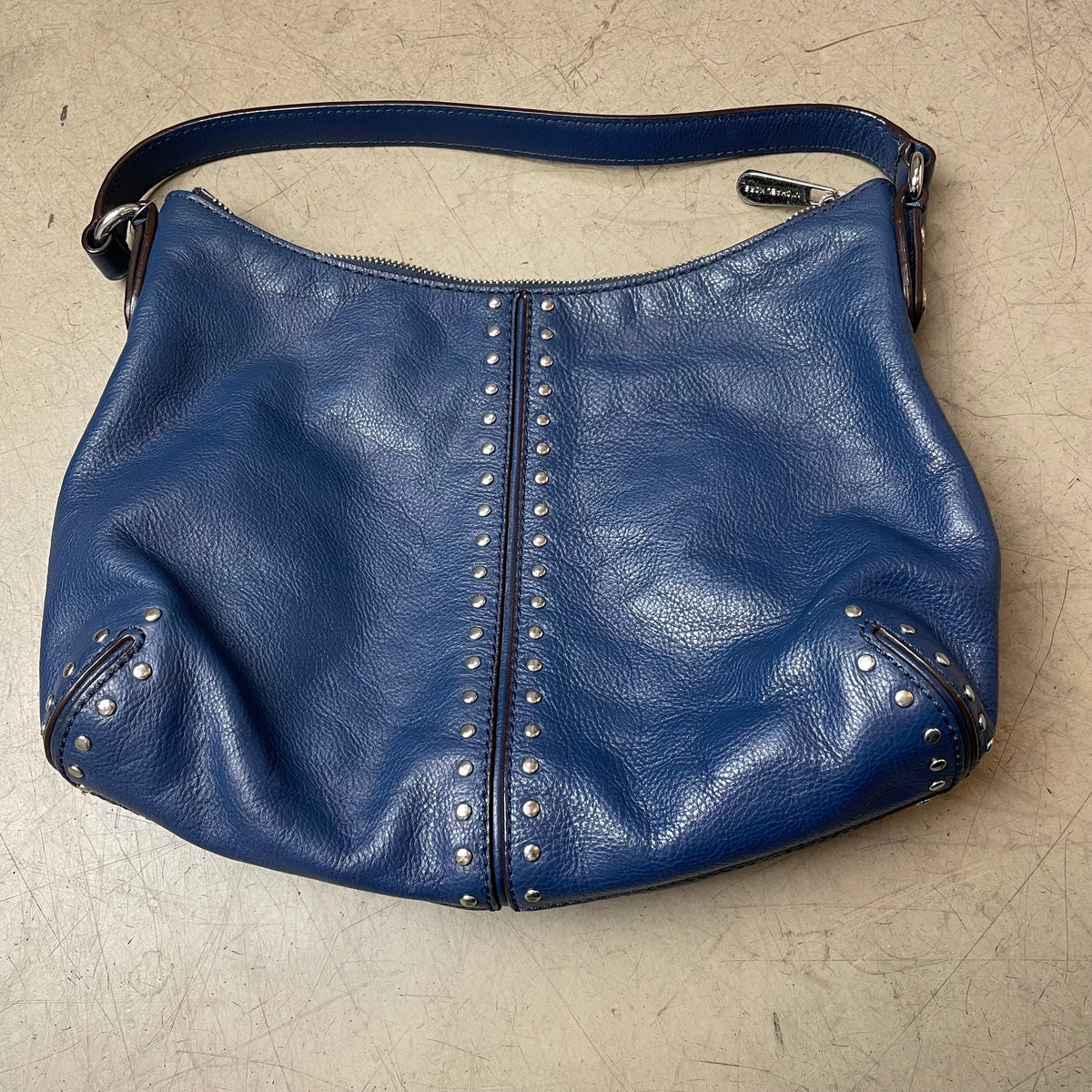 Studded Michael Kors Leder Handtasche blau Silber