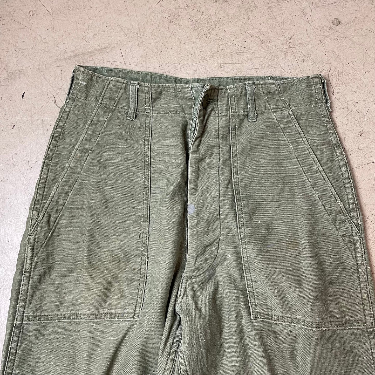 (S-M) US Army Front Pocket Utility Fatigue Pants olivgrün W30L31