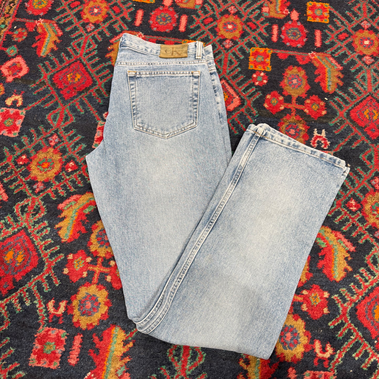 (L) CALVIN KLEIN FLARED JEANSHOSE