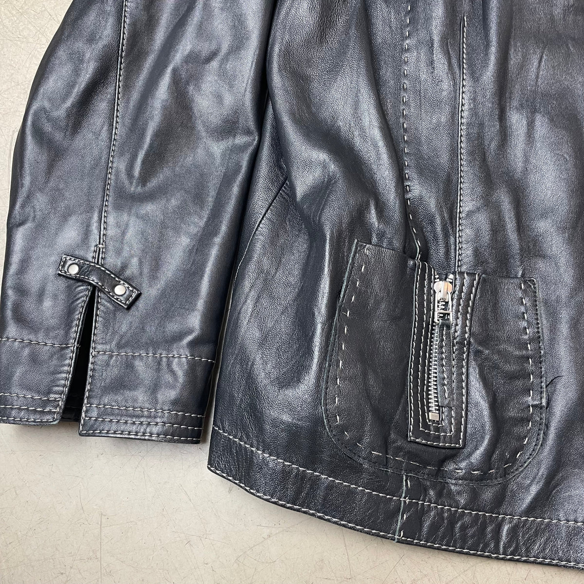 (L-XL) Lederjacke schwarz Kontrastnähte Knopfleiste