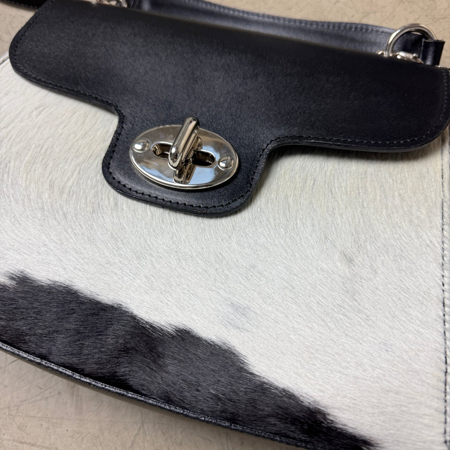 Black White Cow Hide / Kuhfell Leder Handtasche