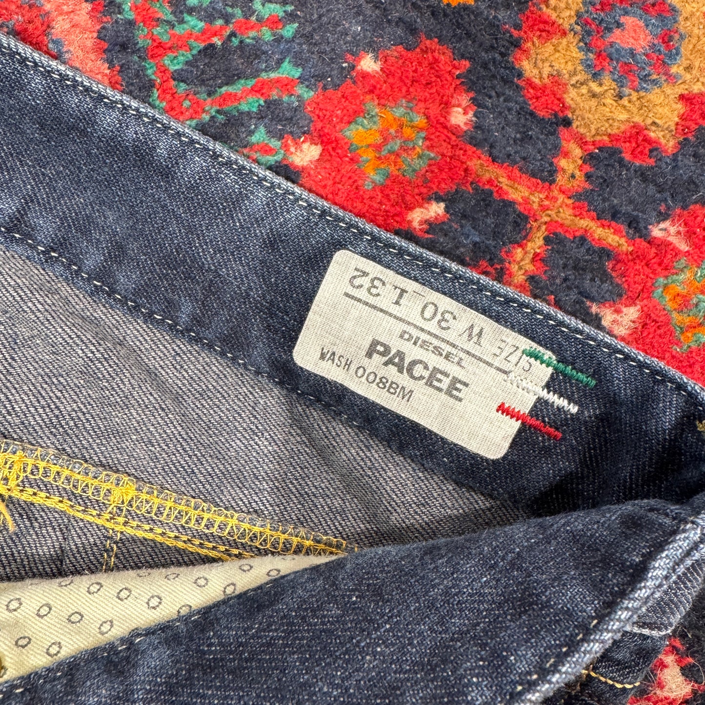 (M) RARE DIESEL FLARED JEANSHOSE