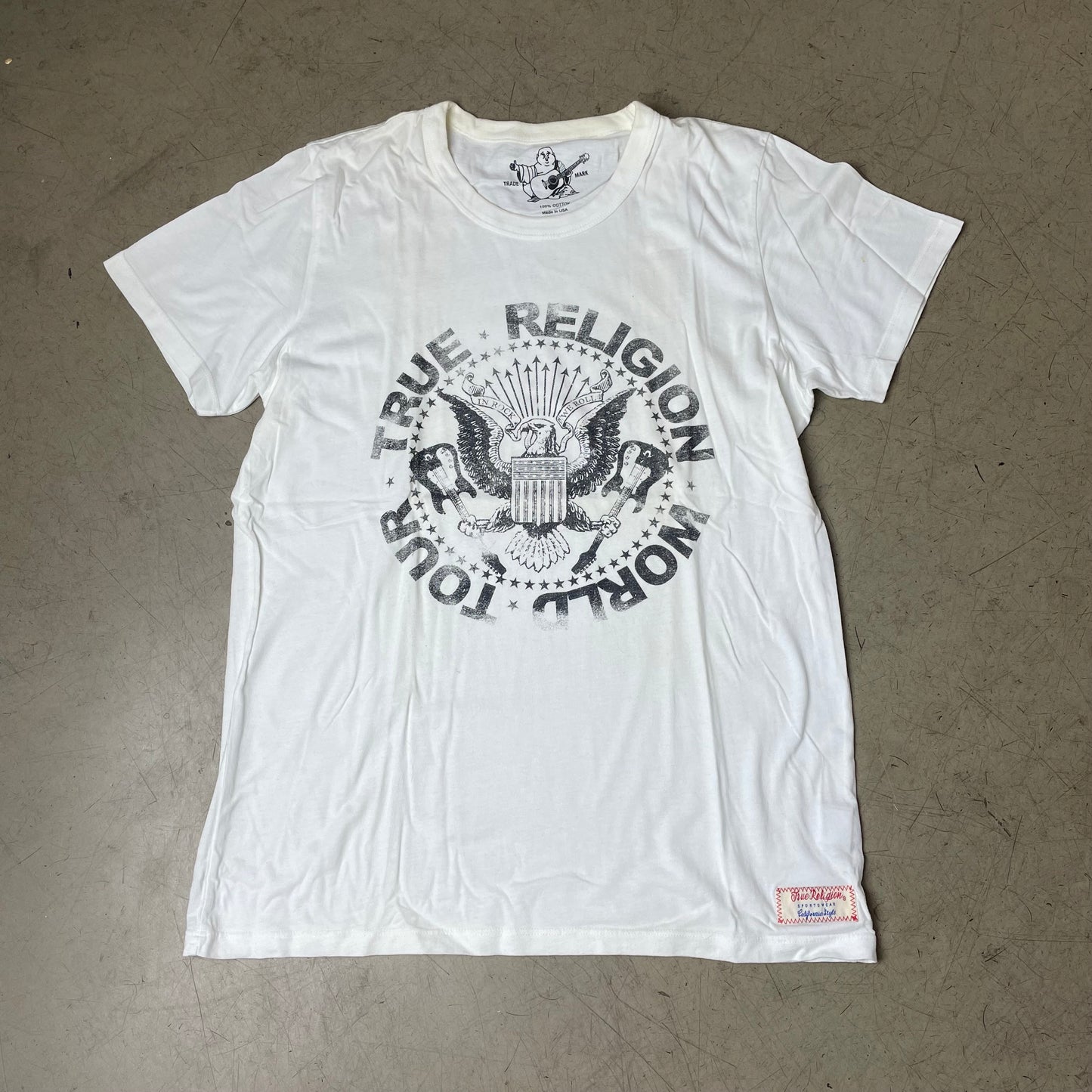 (M) True Religion World Tour Print Big Logo Tshirt weiß