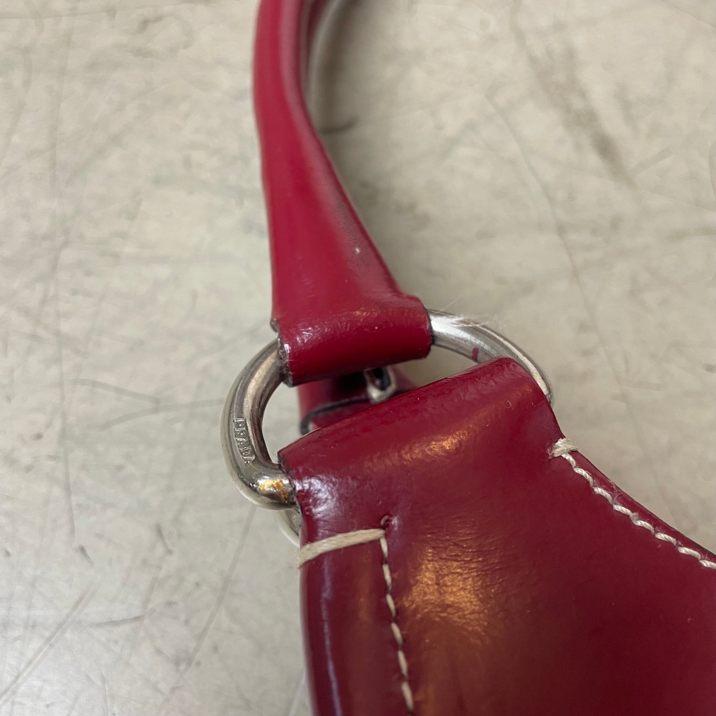 Vintage Prada Halfmoon Buckle Bag rot Nylon Leder