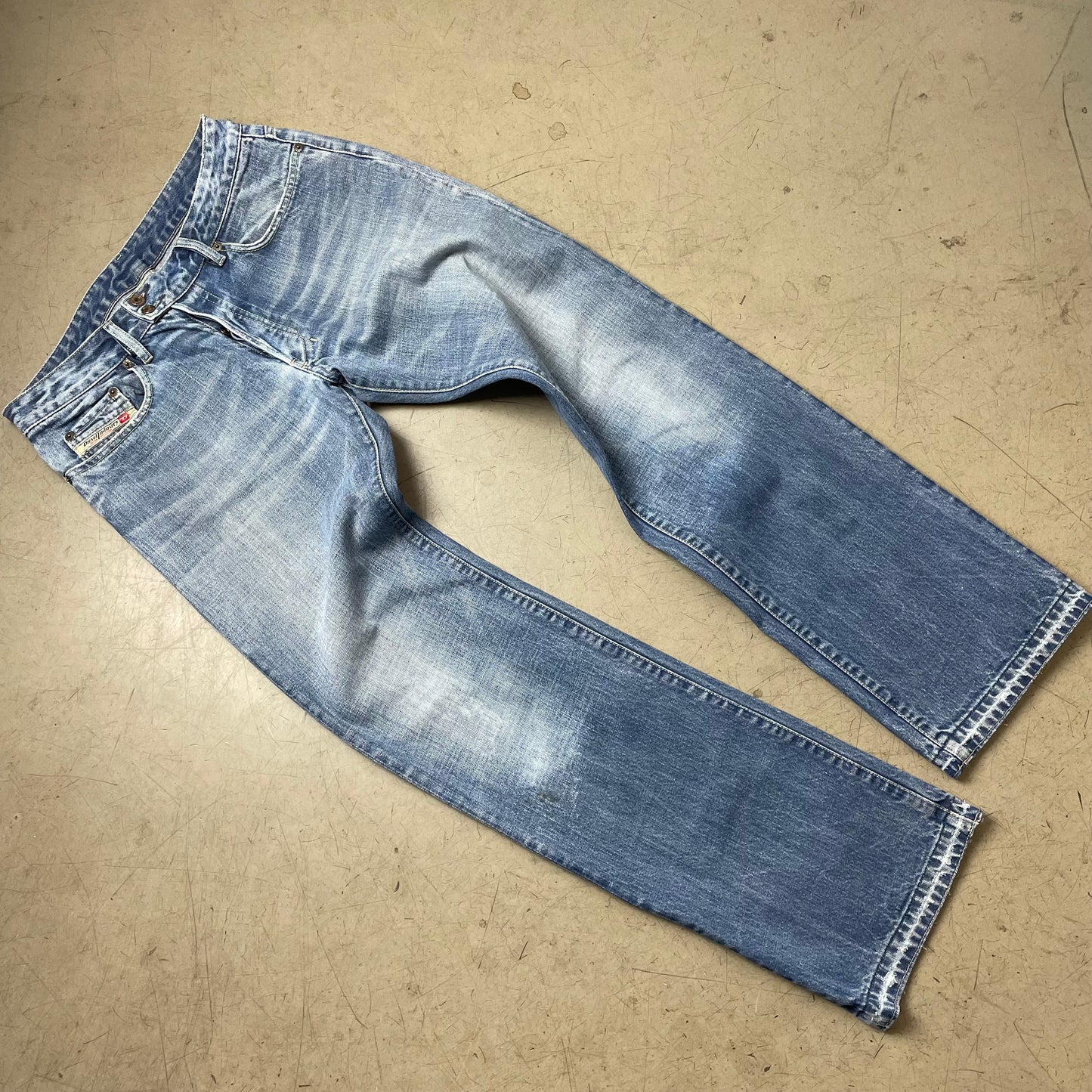 (M) 2000s Diesel Jeanshose faded hellblau W32