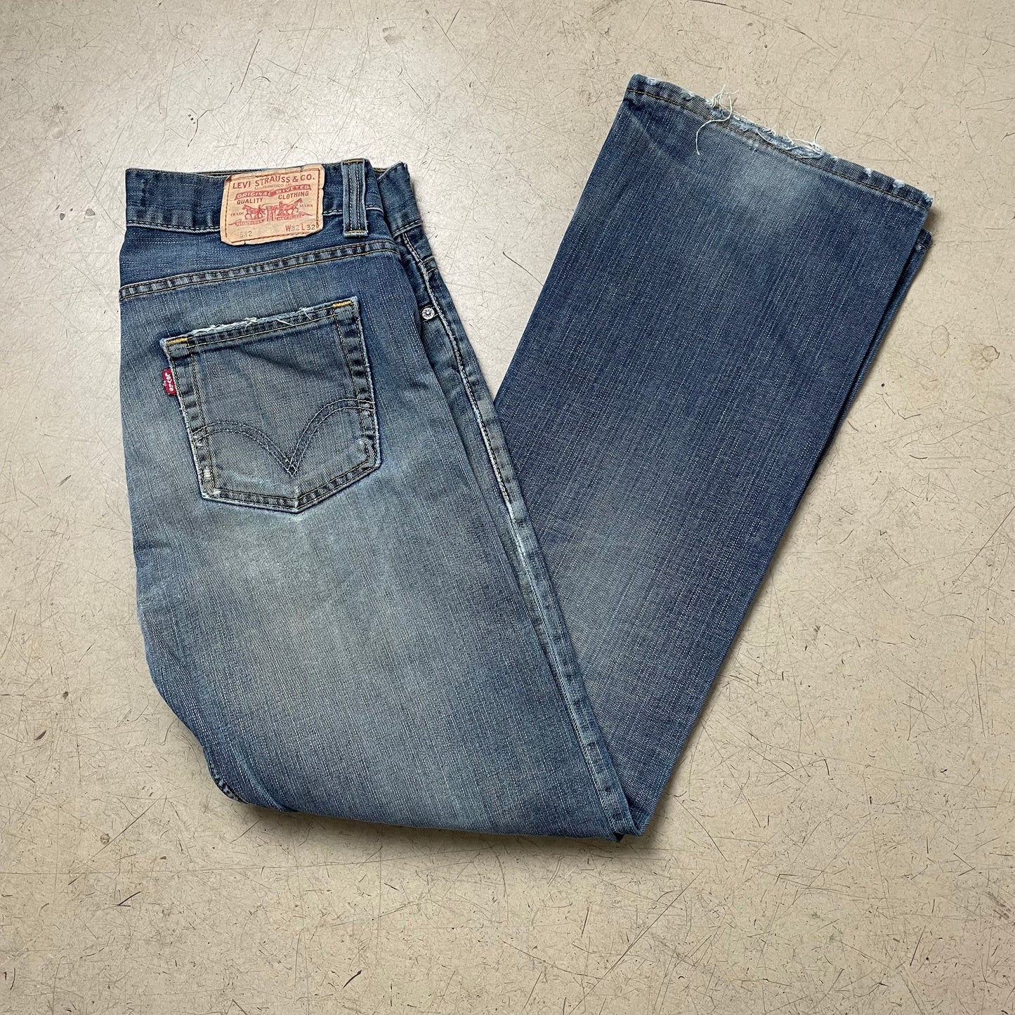 (L) Levi’s 512 Bootcut Jeanshose faded blau W32/L32
