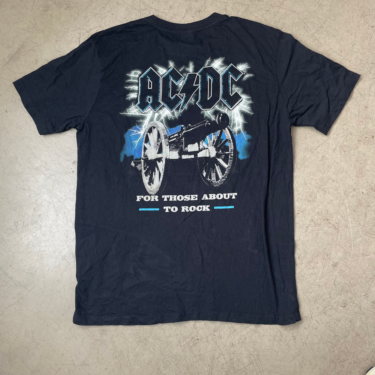 (L) Acdc Band Tour Tshirt schwarz for those about to Rock