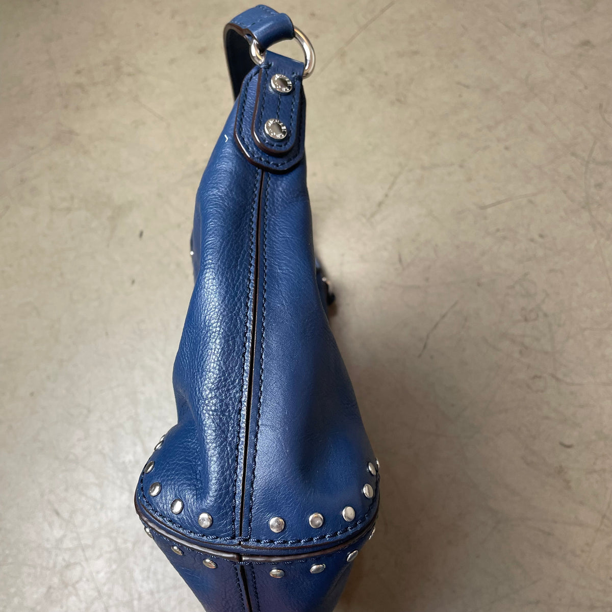 Studded Michael Kors Leder Handtasche blau Silber