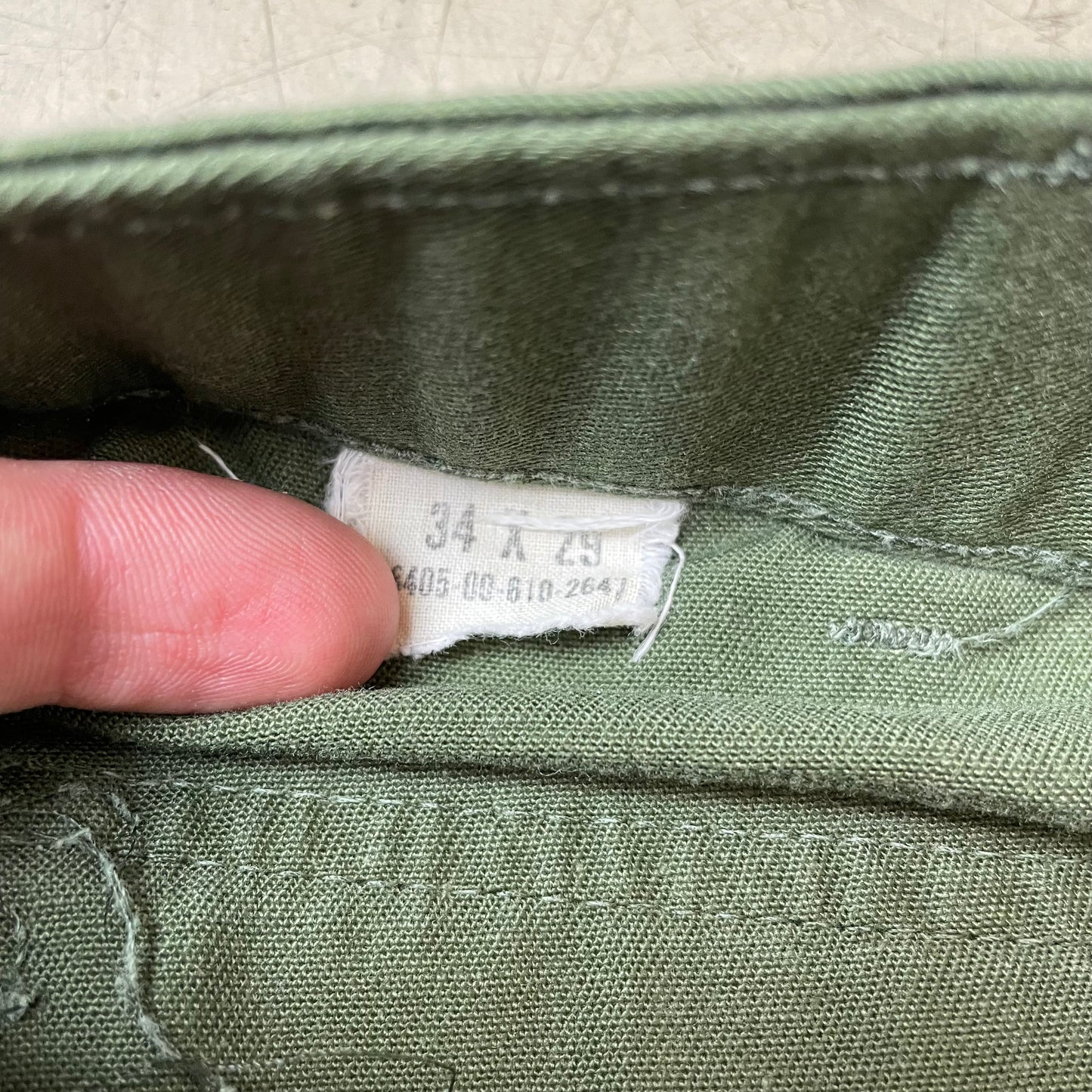 (M-L) US Army Front Pocket Utility Fatigue Pants olivgrün W34L29