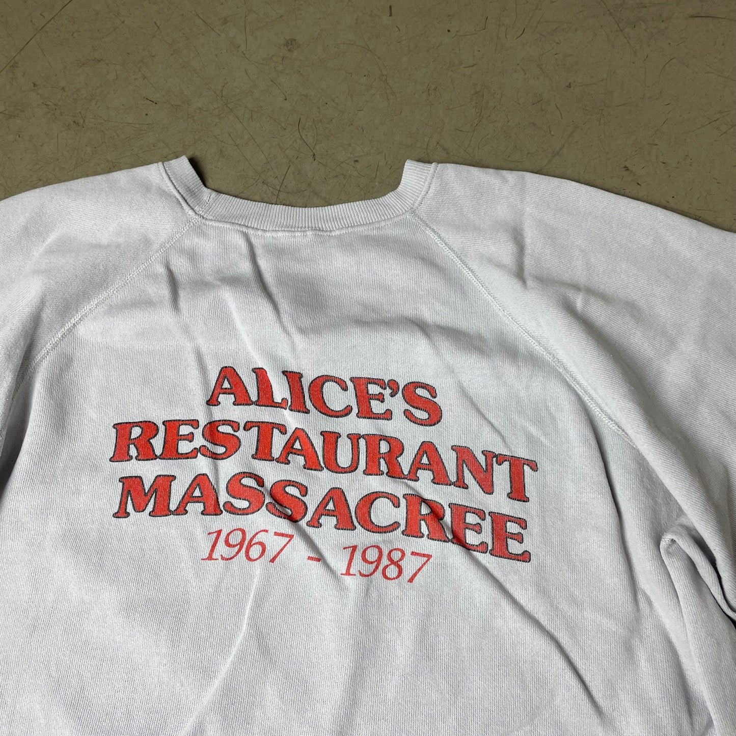 (L) 1987 Vintage Arlo Guthrie Tour Band Shirt „Alice‘s Restaurant Massacree“