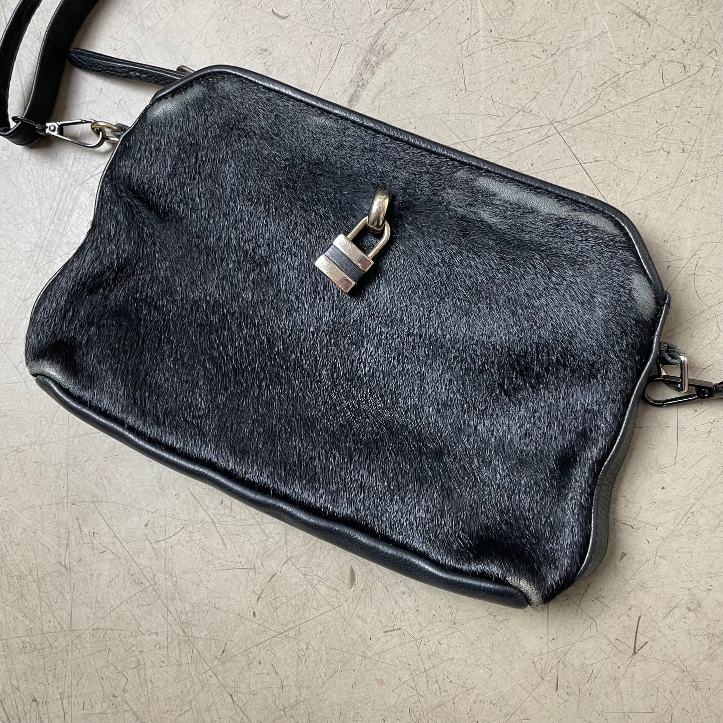 Massimo Dutti Cow Hide Kuhfell Ledertasche schwarz