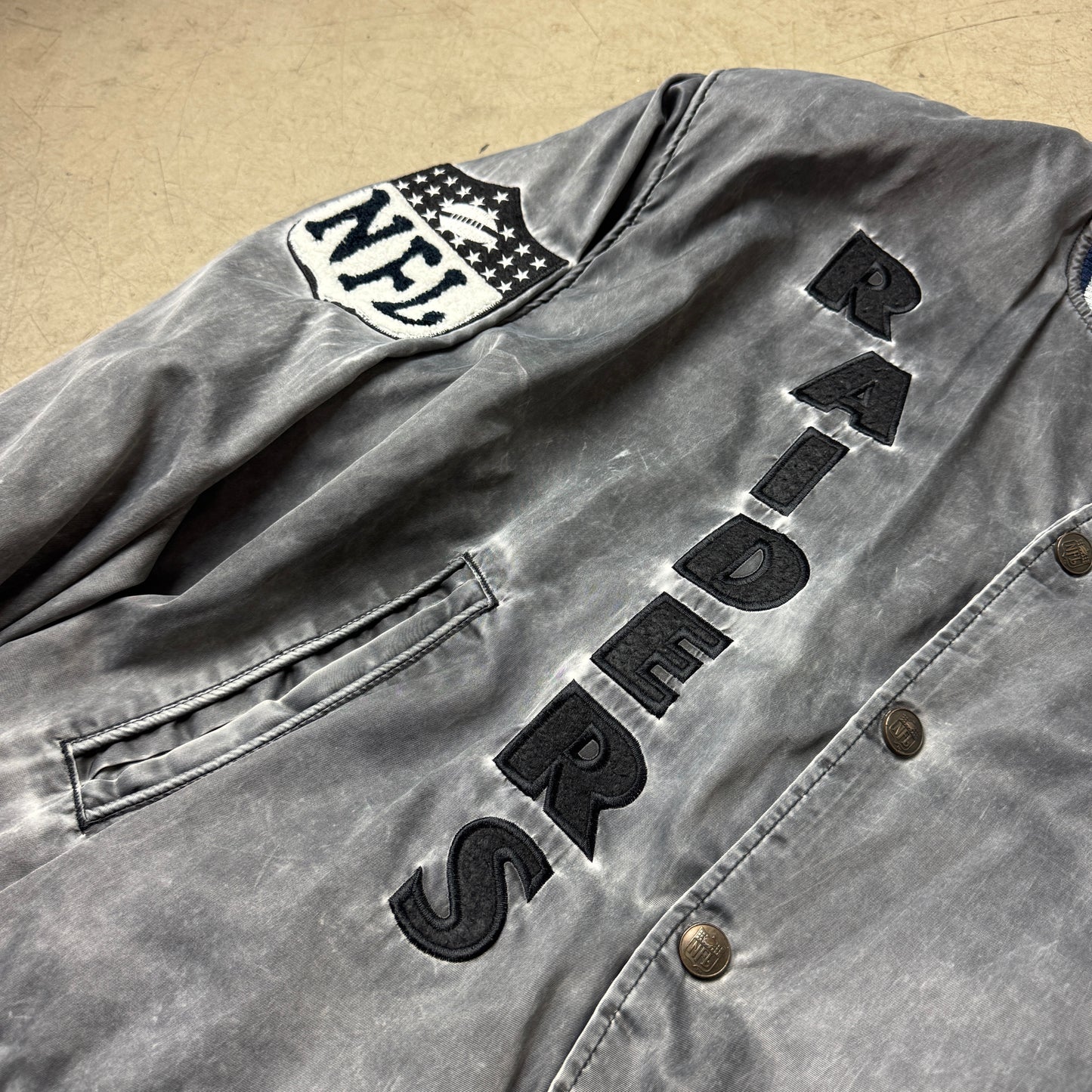 (XL) 1990s Campri Teamline Raiders Satin Bomberjacke Faded Grau