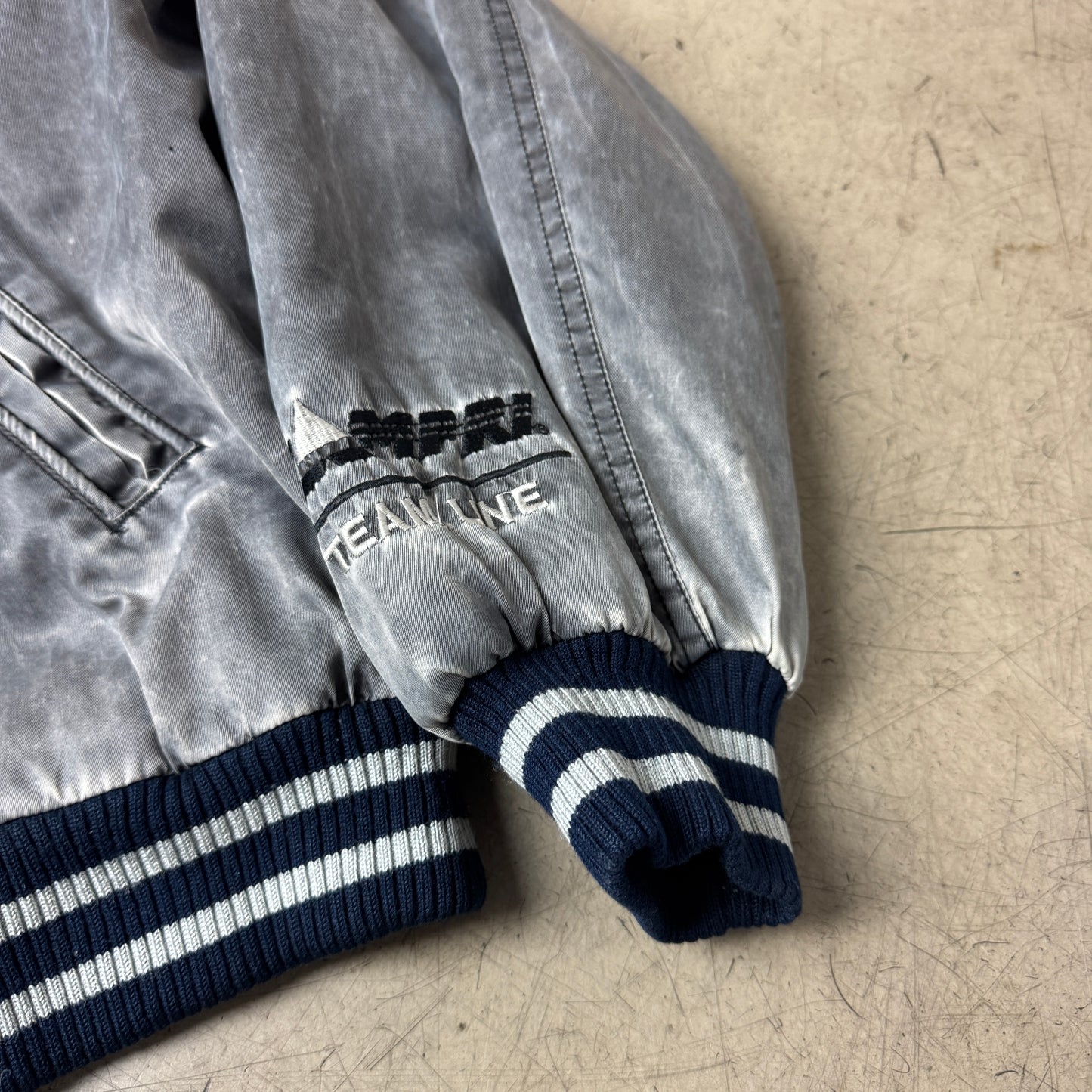 (XL) 1990s Campri Teamline Raiders Satin Bomberjacke Faded Grau