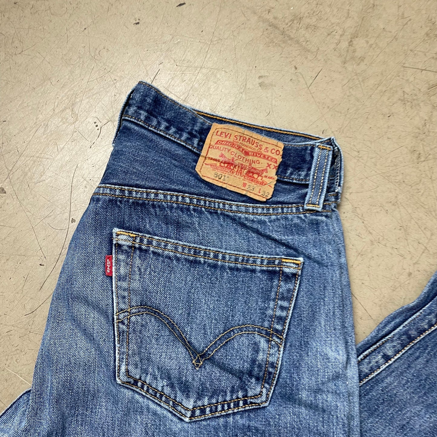 (M) Levi’s 501 Jeanshose faded blau W33L32