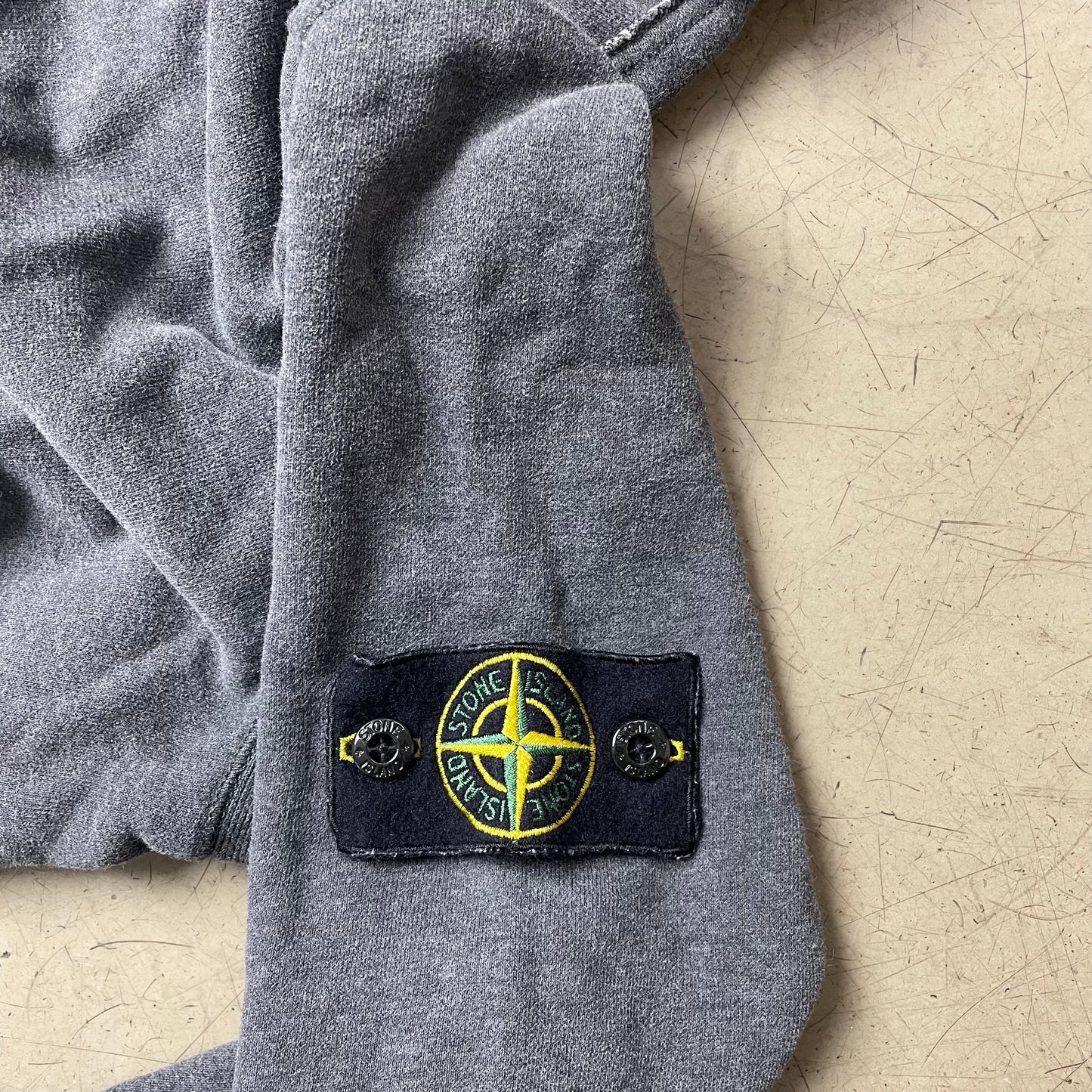 (M-L) Stone Island Patch Hoodie Grau