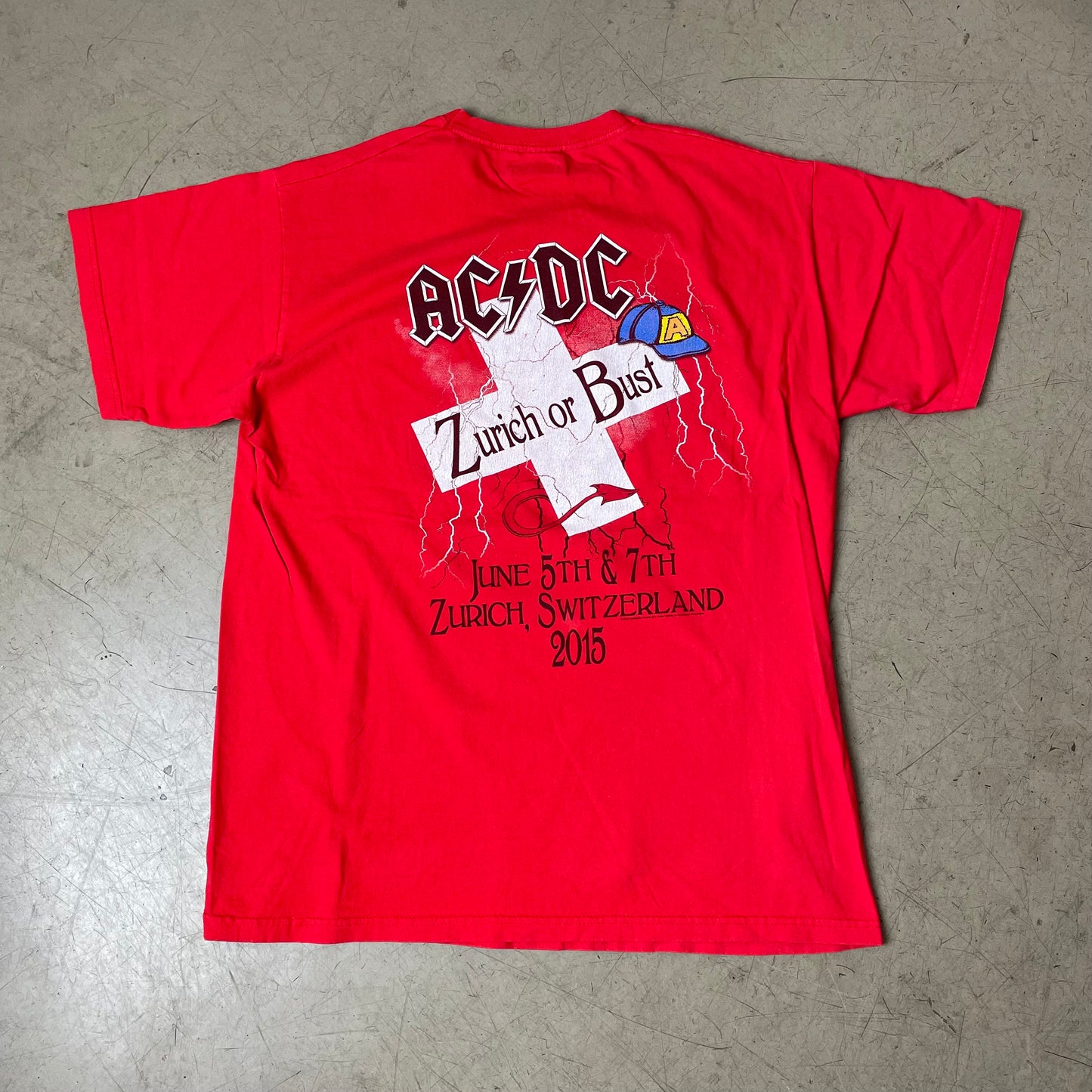 (M-L) Acdc Band Tour tshirt Zurich Switzerland 2015 rot
