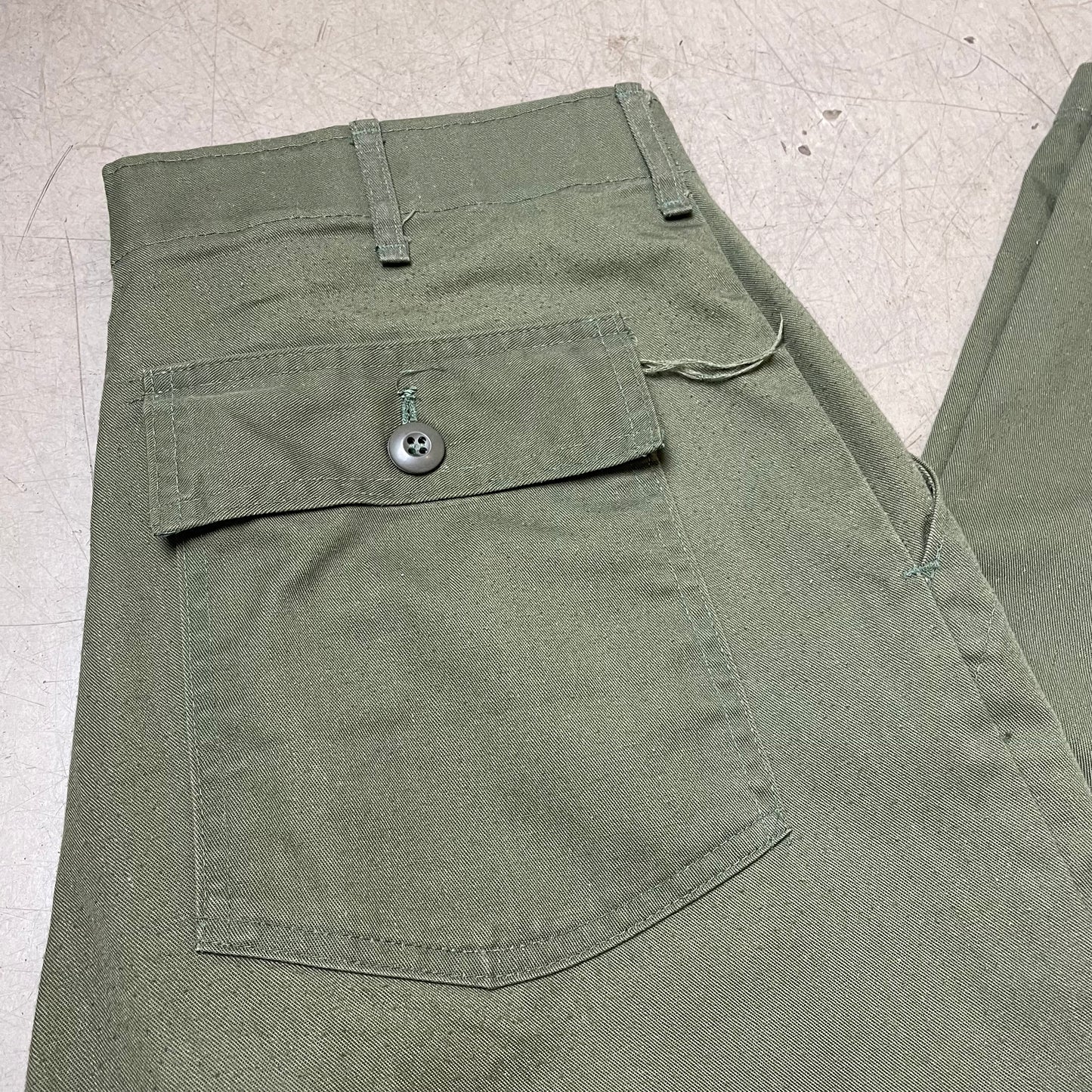(L) US Army Front Pocket Utility Fatigue Pants olivgrün W34L33