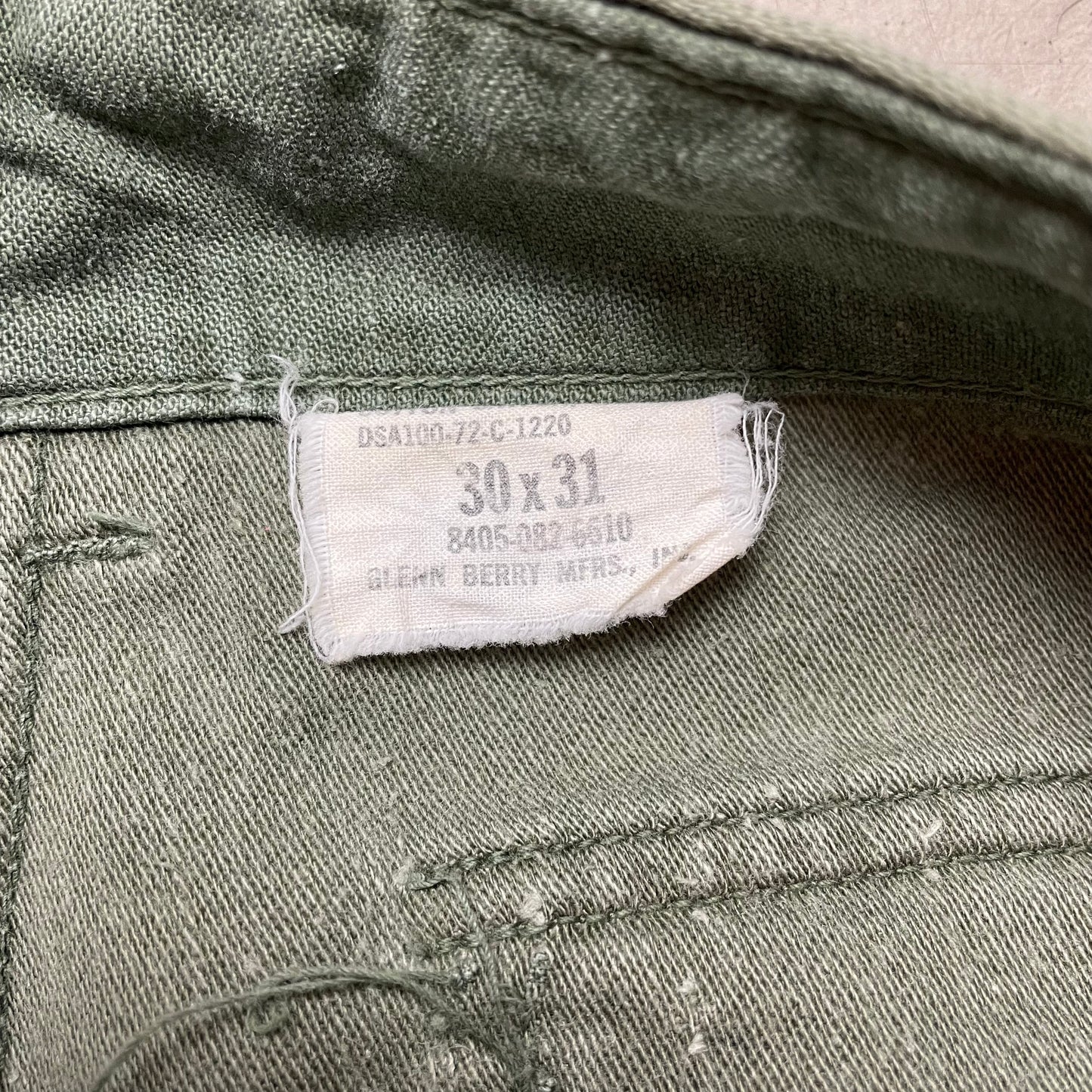 (S-M) US Army Front Pocket Utility Fatigue Pants olivgrün W30L31