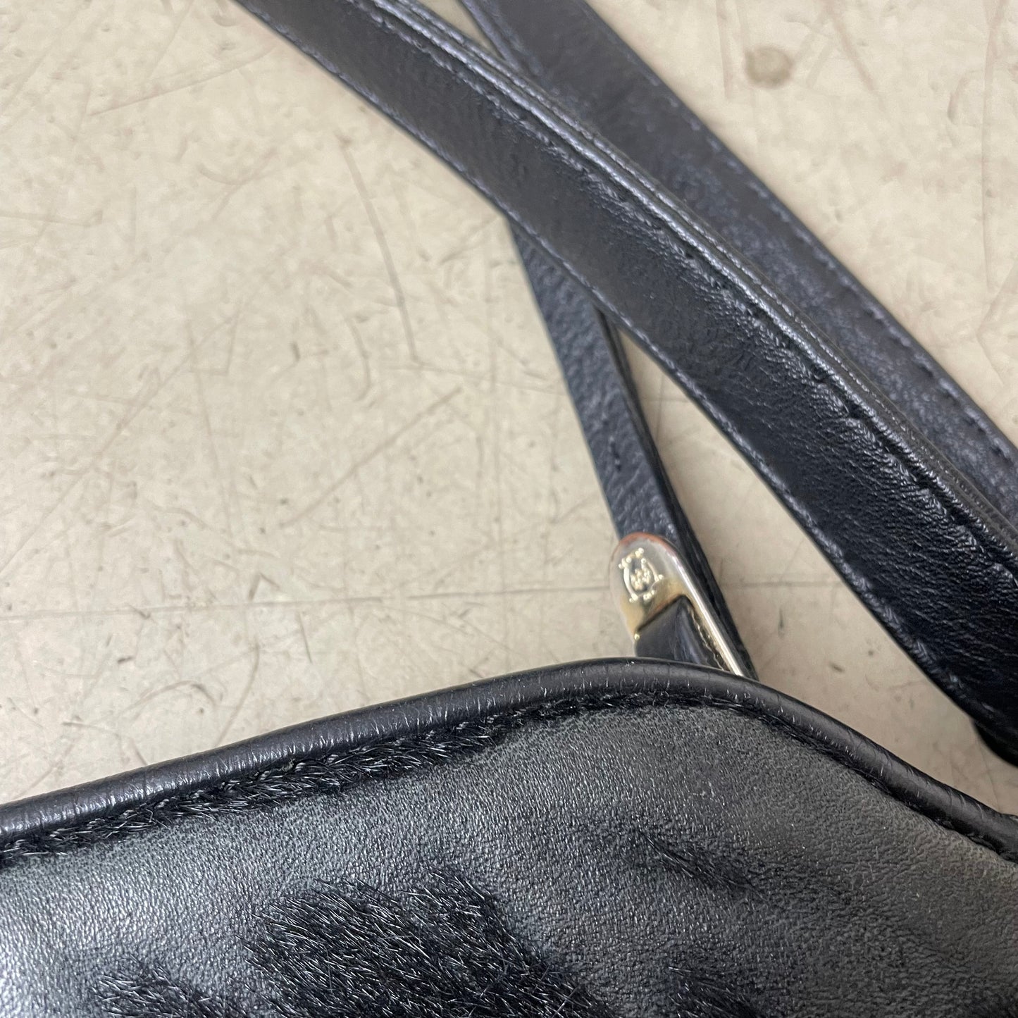 Massimo Dutti Cow Hide Kuhfell Ledertasche schwarz