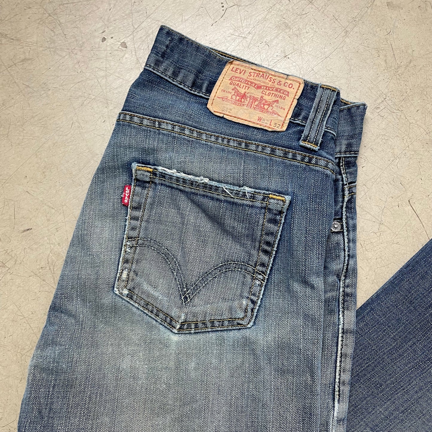 (L) Levi’s 512 Bootcut Jeanshose faded blau W32/L32