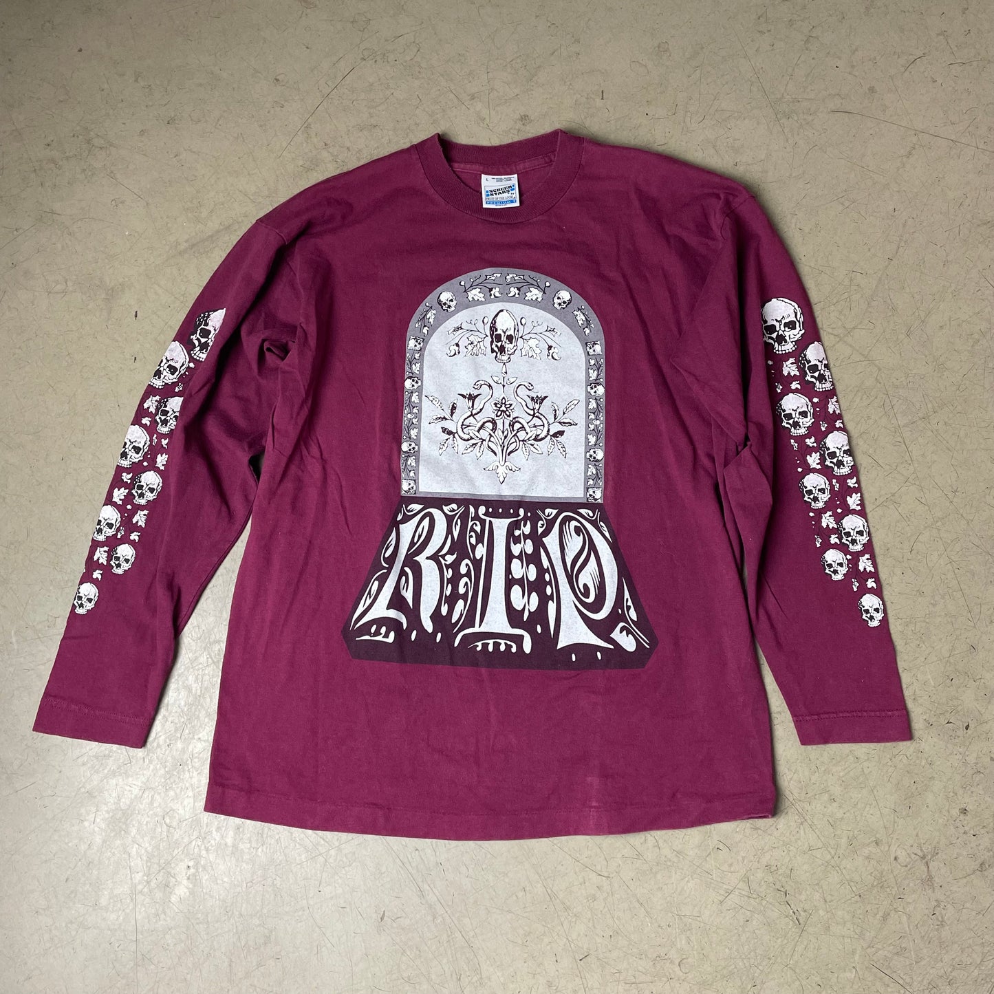 (L) 1990s Screenstars Rest In Peace Skull Longsleeve dunkelrot
