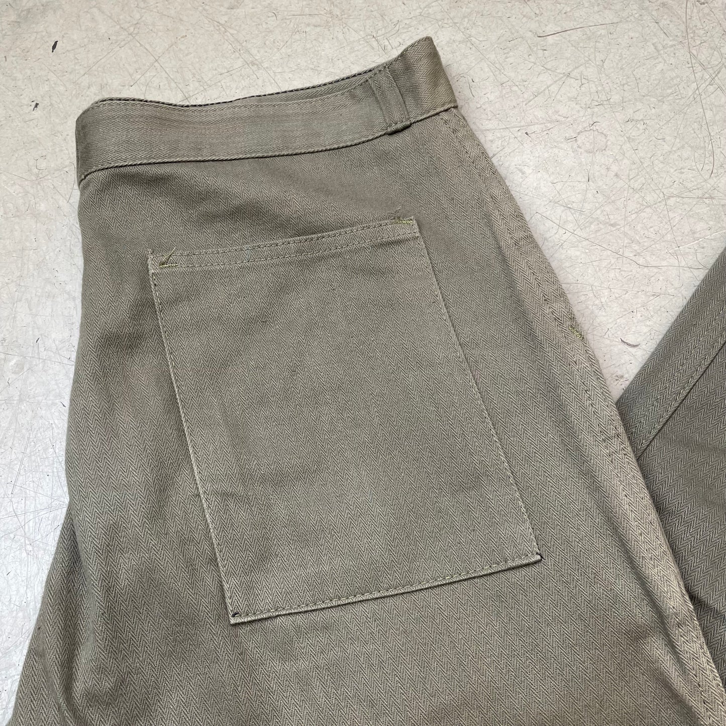 (L) 1970s Front Pocket Utility Fatigue Pants Workwear olivgrün