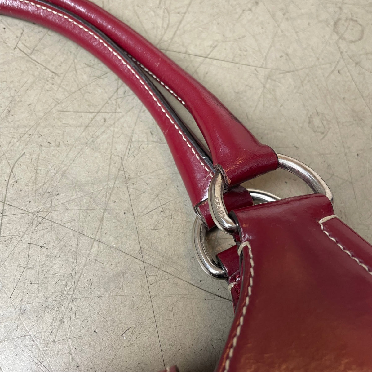 Vintage Prada Halfmoon Buckle Bag rot Nylon Leder